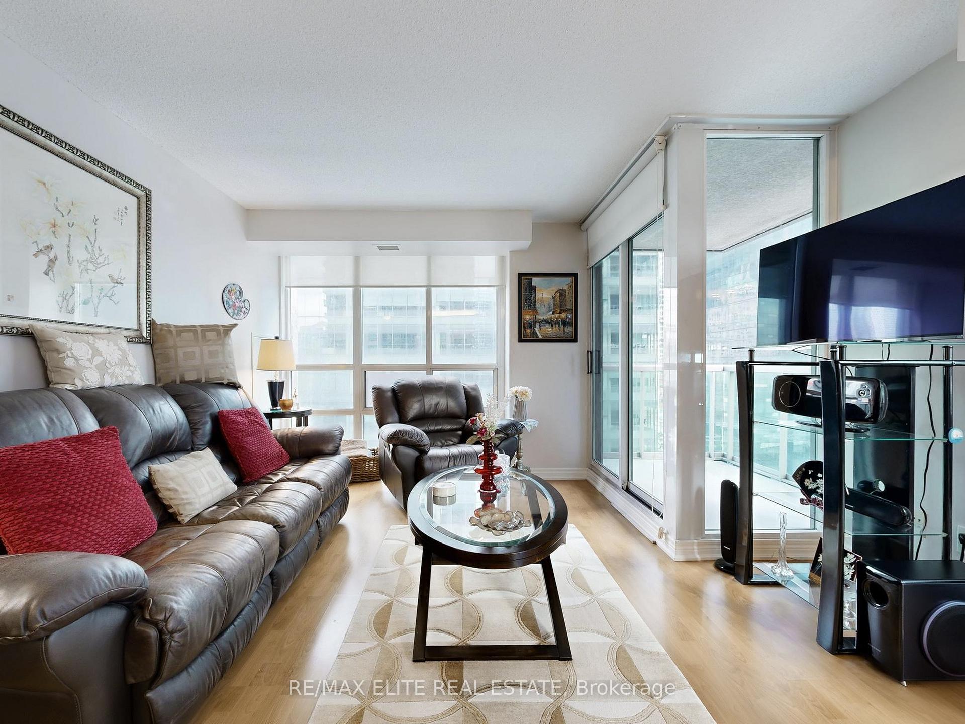 Photo 20 of Unit 1806, 30 Grand Trunk Crescent, Toronto, Waterfront Communities — HOMEH