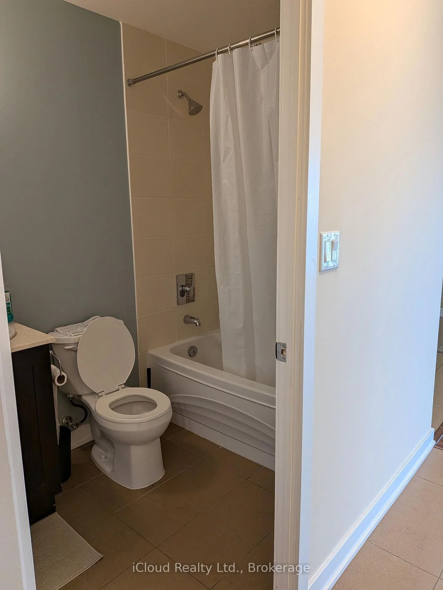 Front of Unit 2409, 4070 Confederation Parkway