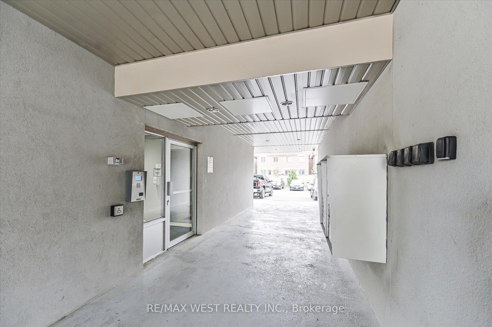 Photo 5 of Unit 219, 3865 Major Mackenzie Drive, Vaughan, Vellore Village — HOMEH