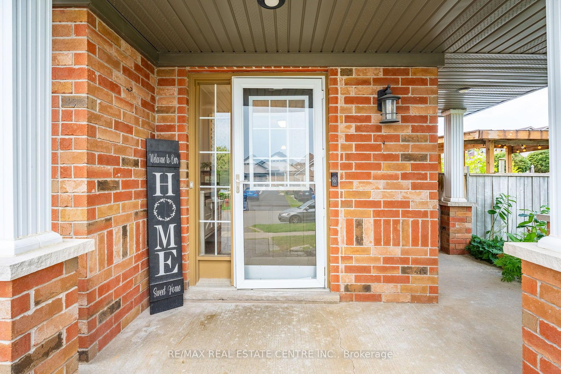 Photo 3 of 20 Henderson Street, Orangeville — HOMEH