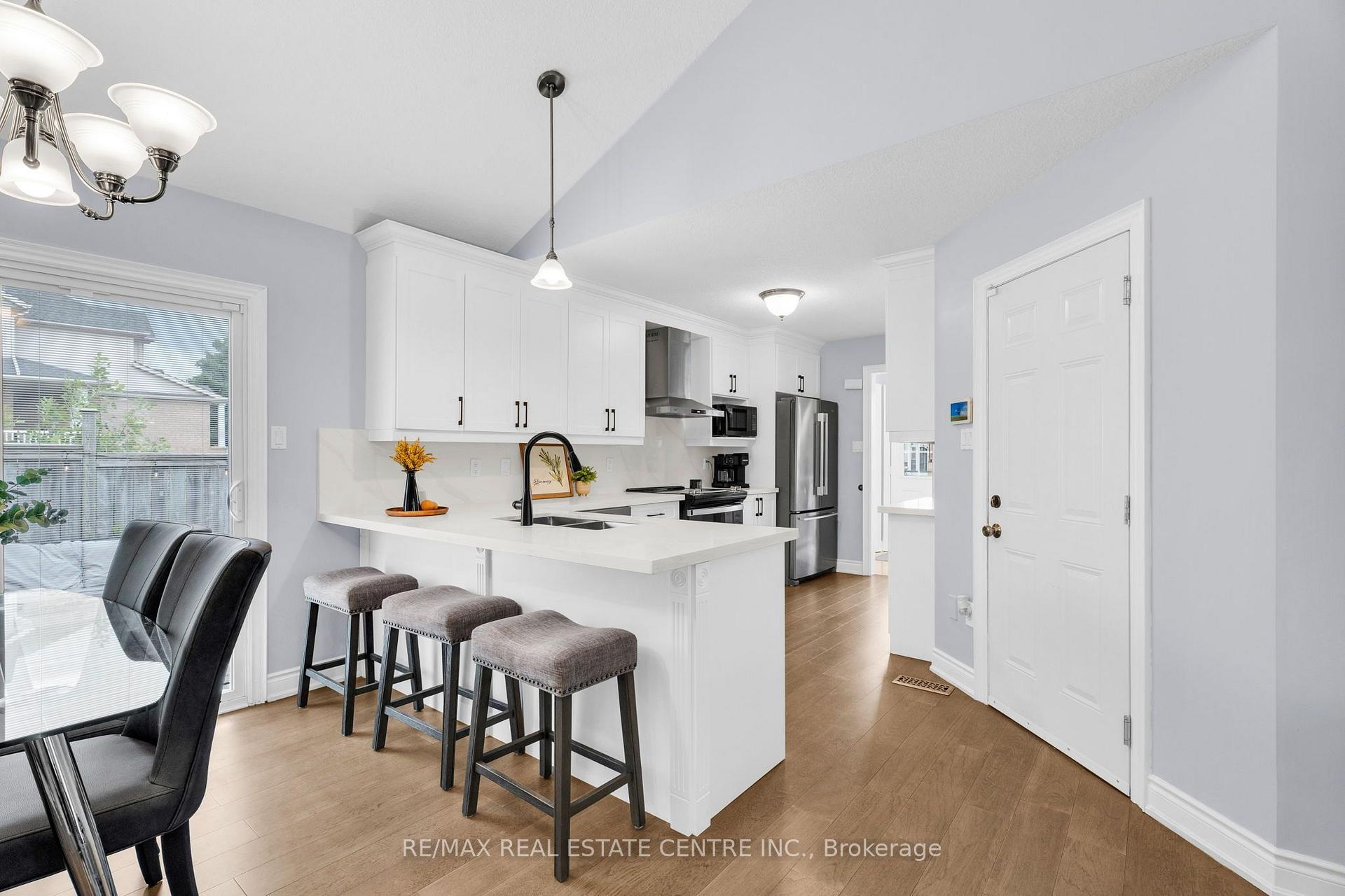 Photo 8 of 20 Henderson Street, Orangeville — HOMEH