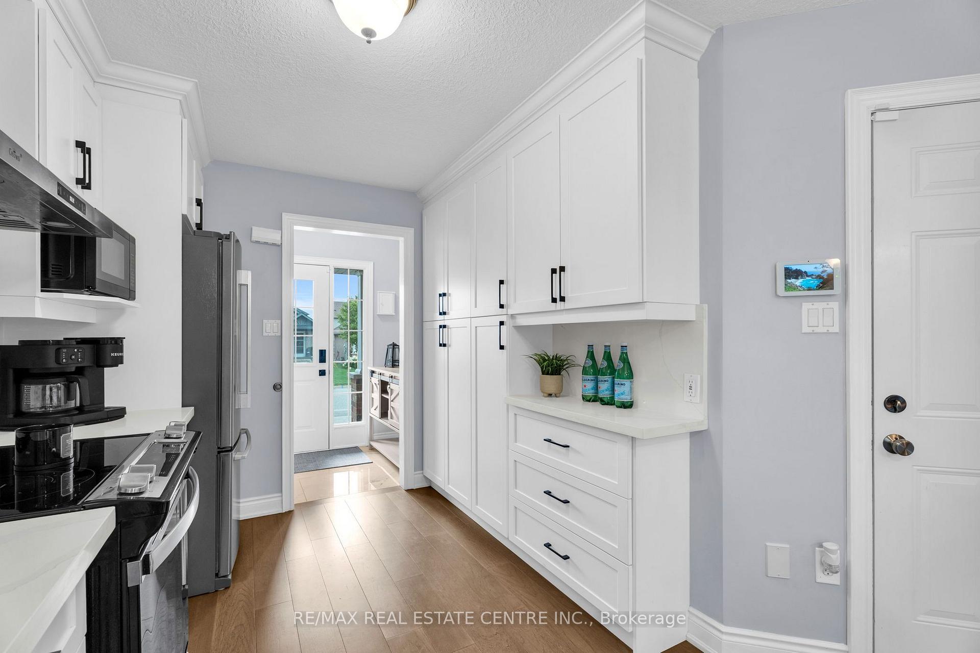 Photo 10 of 20 Henderson Street, Orangeville — HOMEH