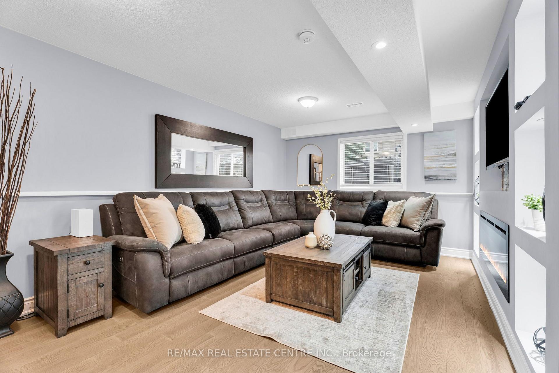 Photo 21 of 20 Henderson Street, Orangeville — HOMEH
