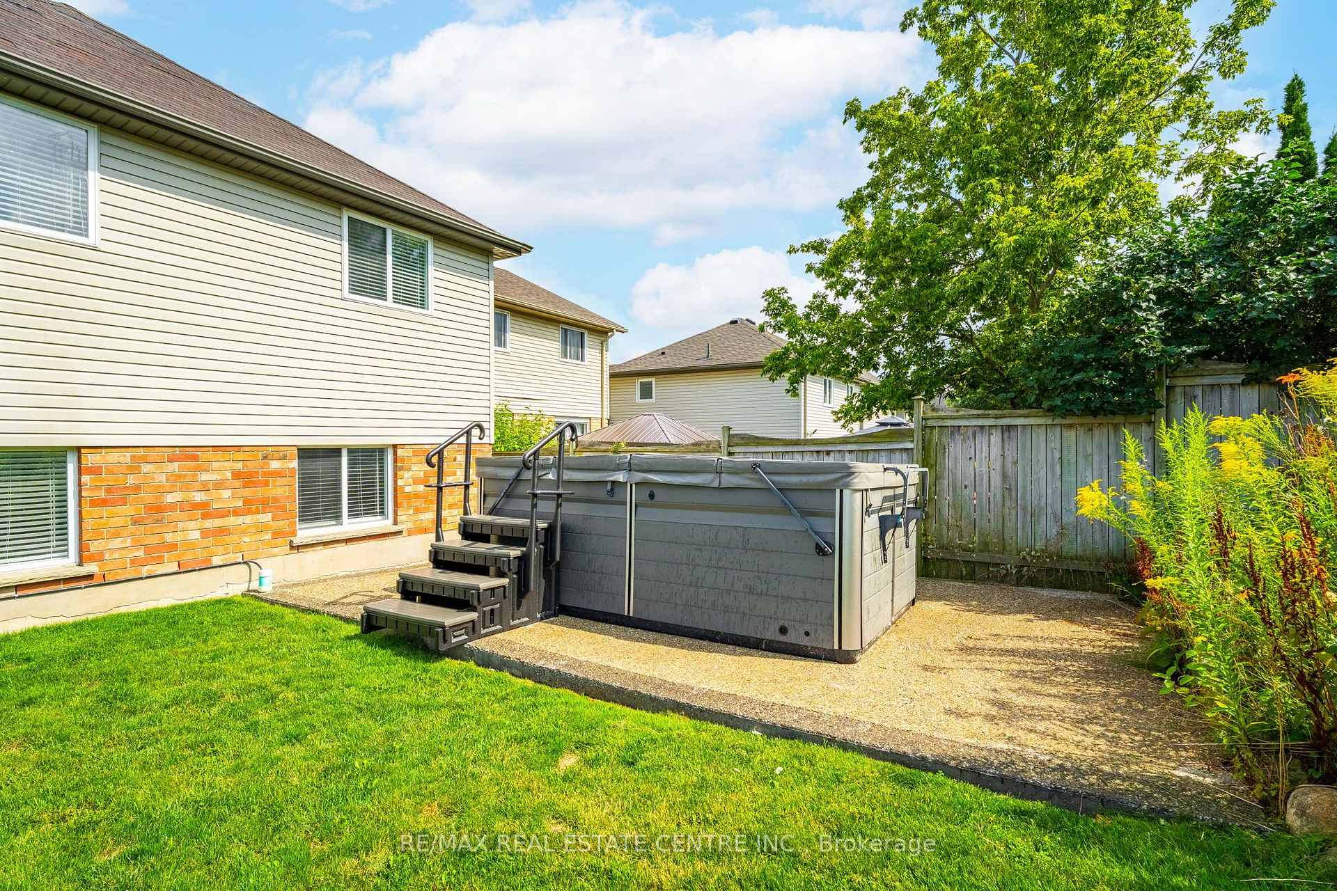 Photo 30 of 20 Henderson Street, Orangeville — HOMEH