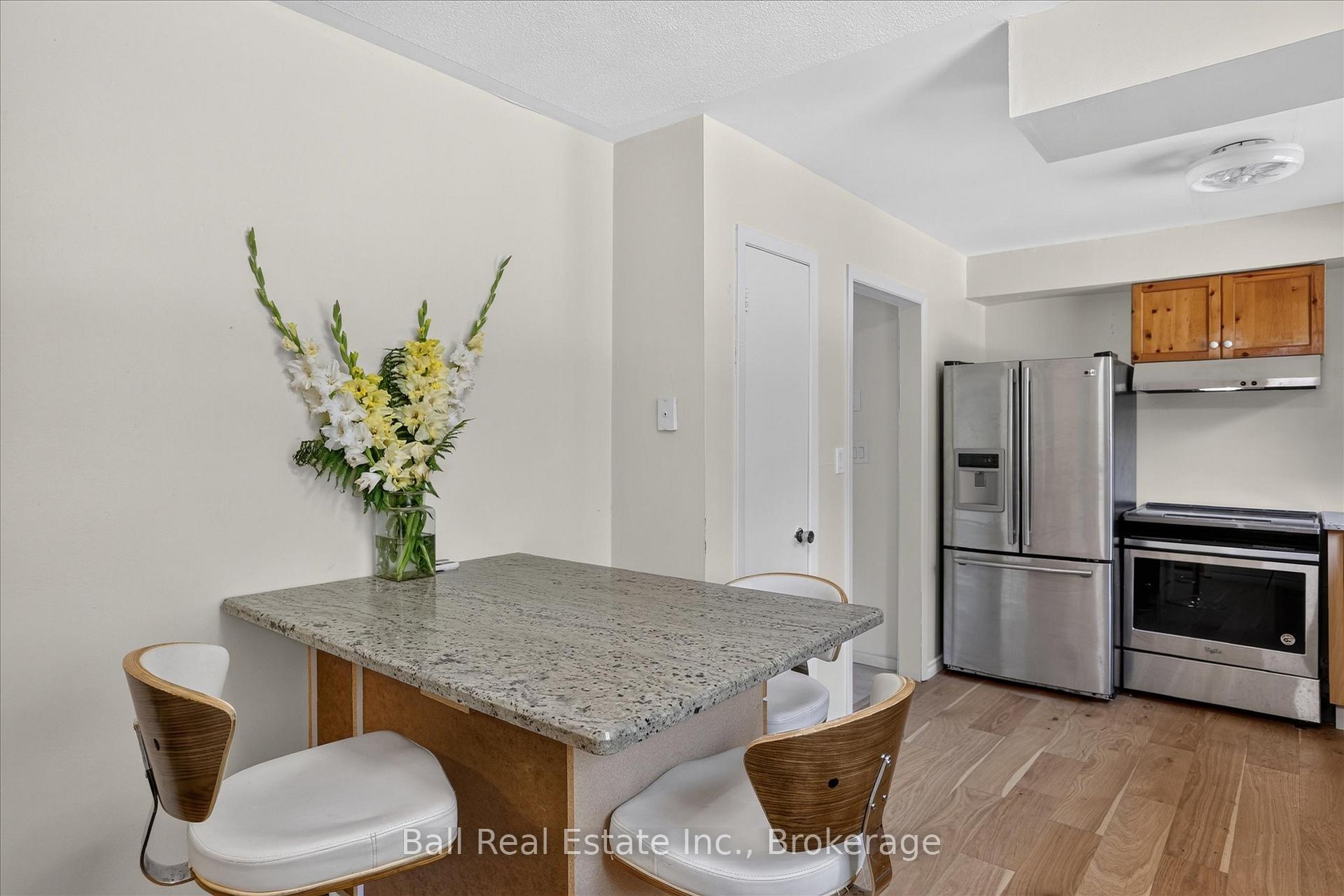 Photo 13 of 751 Ford Crescent, Cavan Monaghan, Cavan Twp — HOMEH