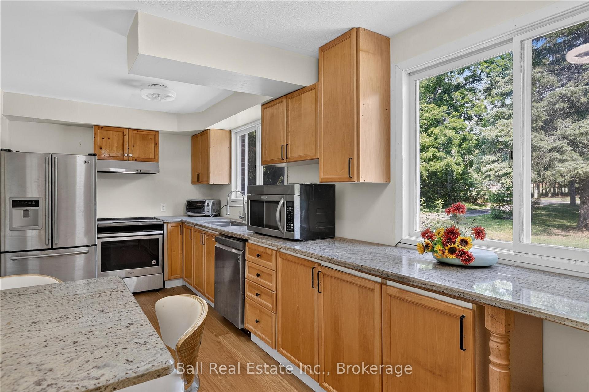 Photo 14 of 751 Ford Crescent, Cavan Monaghan, Cavan Twp — HOMEH