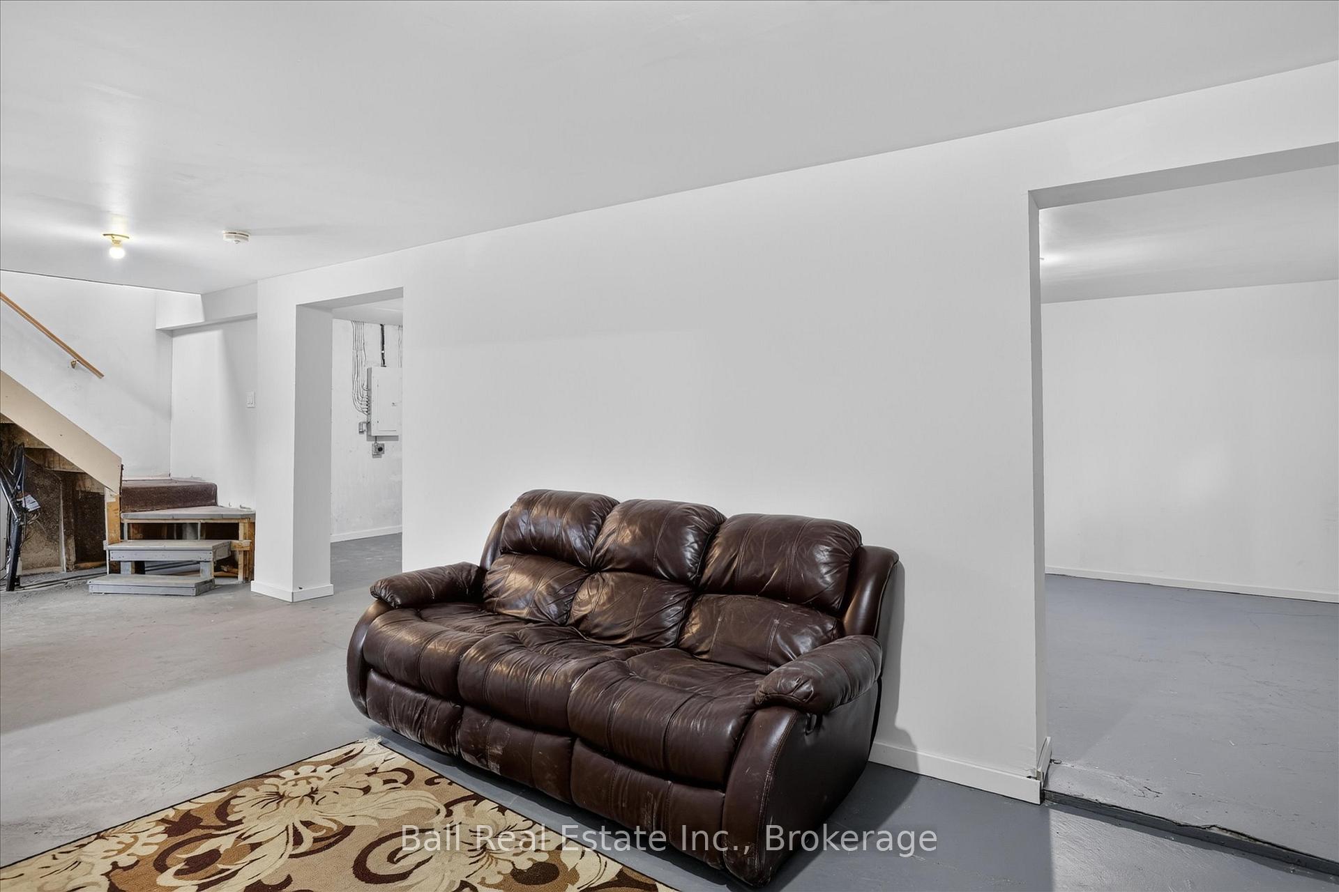 Photo 32 of 751 Ford Crescent, Cavan Monaghan, Cavan Twp — HOMEH