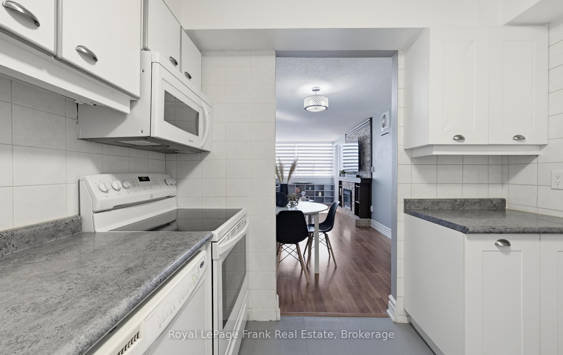 Photo 14 of Unit 403, 80 Athol Street E, Oshawa, Central — HOMEH
