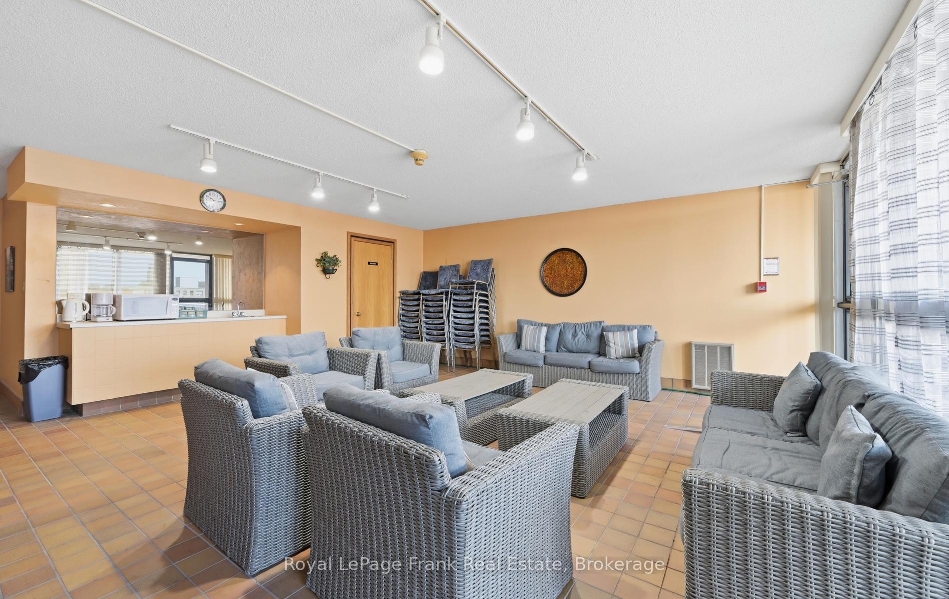 Photo 26 of Unit 403, 80 Athol Street E, Oshawa, Central — HOMEH
