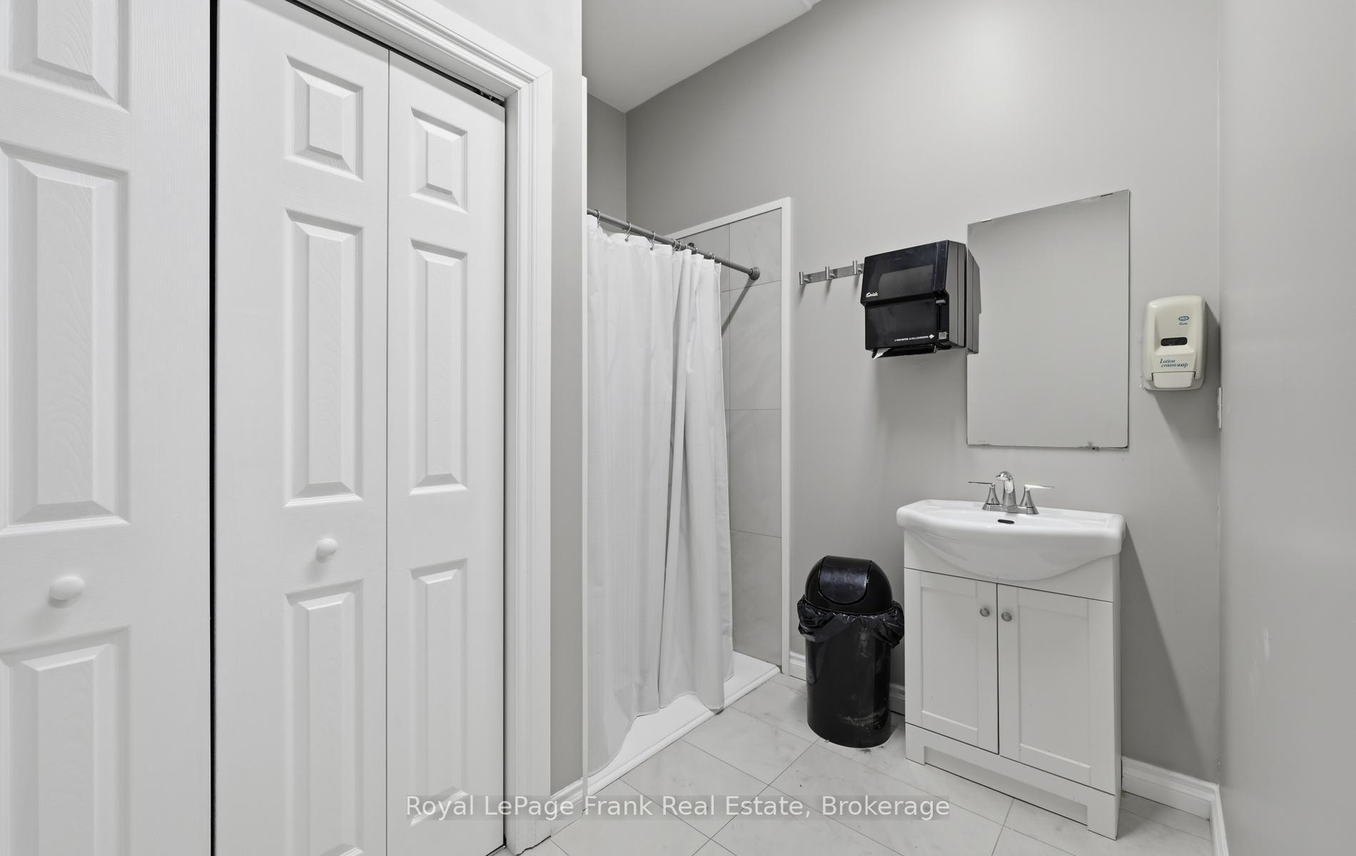 Photo 30 of Unit 403, 80 Athol Street E, Oshawa, Central — HOMEH