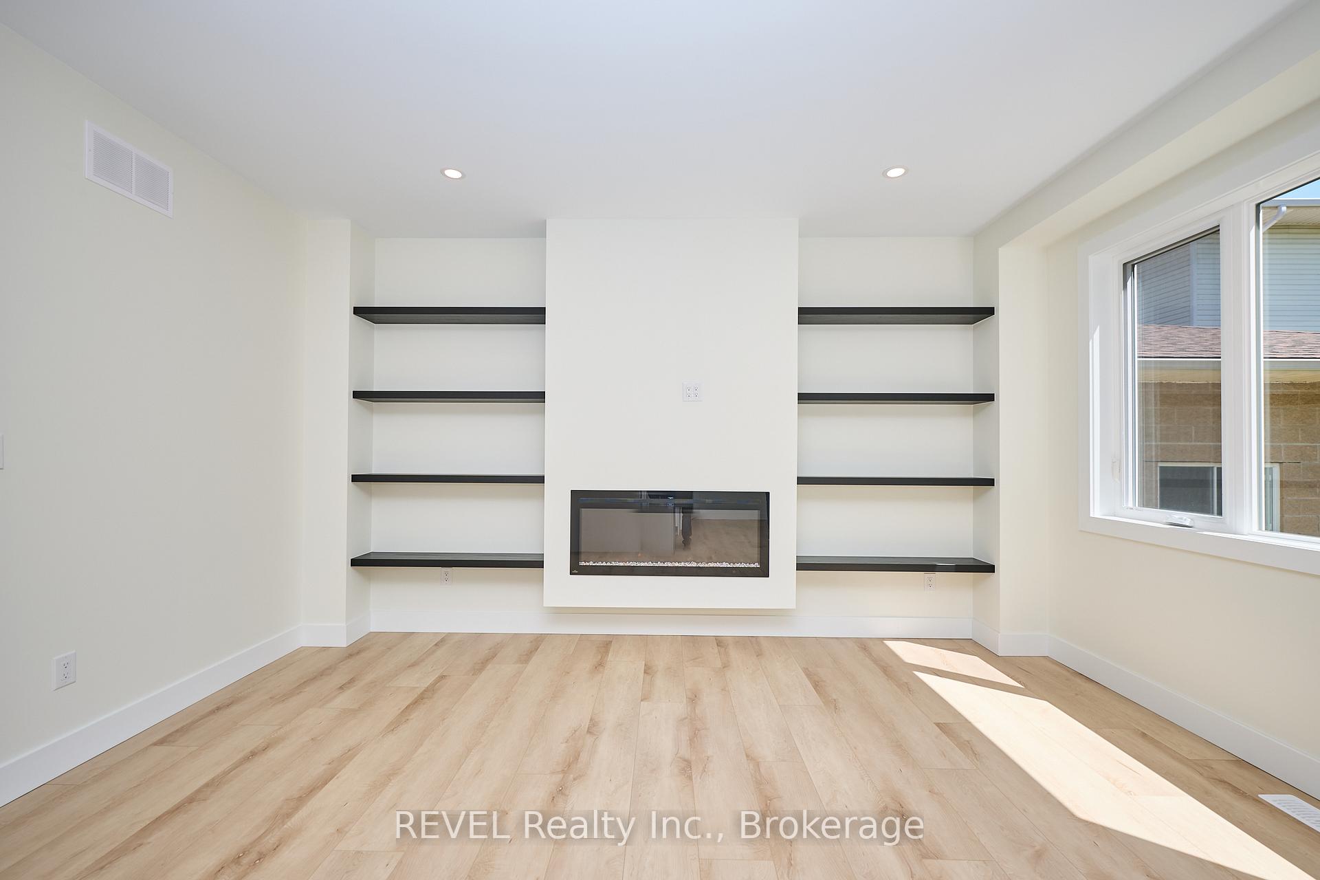 Photo 5 of Unit Upper Unit, 4650 Belfast Avenue, Niagara Falls, Ascot — HOMEH