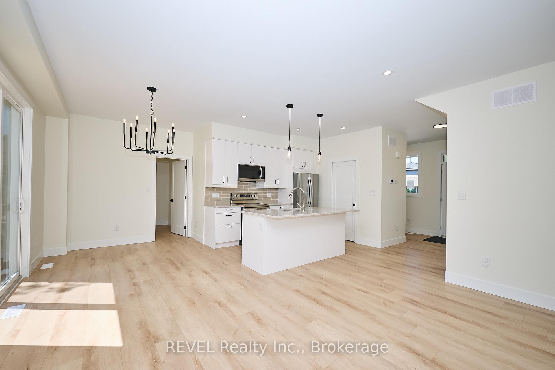 Photo 6 of Unit Upper Unit, 4650 Belfast Avenue, Niagara Falls, Ascot — HOMEH