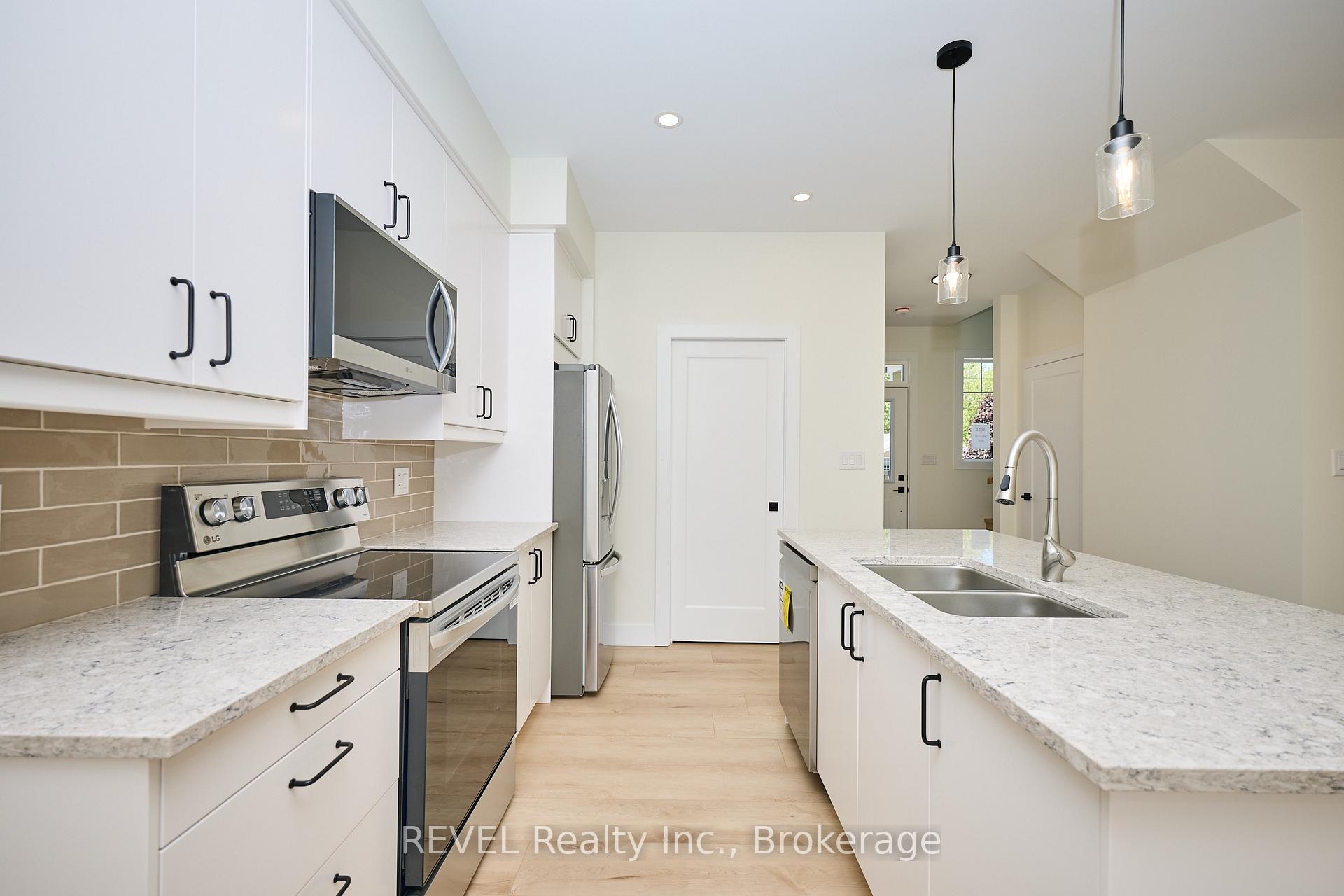 Photo 8 of Unit Upper Unit, 4650 Belfast Avenue, Niagara Falls, Ascot — HOMEH