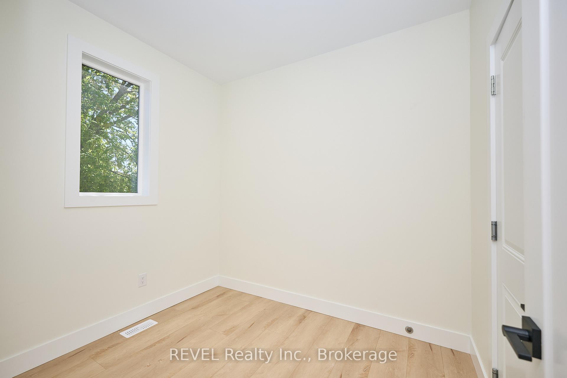 Photo 9 of Unit Upper Unit, 4650 Belfast Avenue, Niagara Falls, Ascot — HOMEH