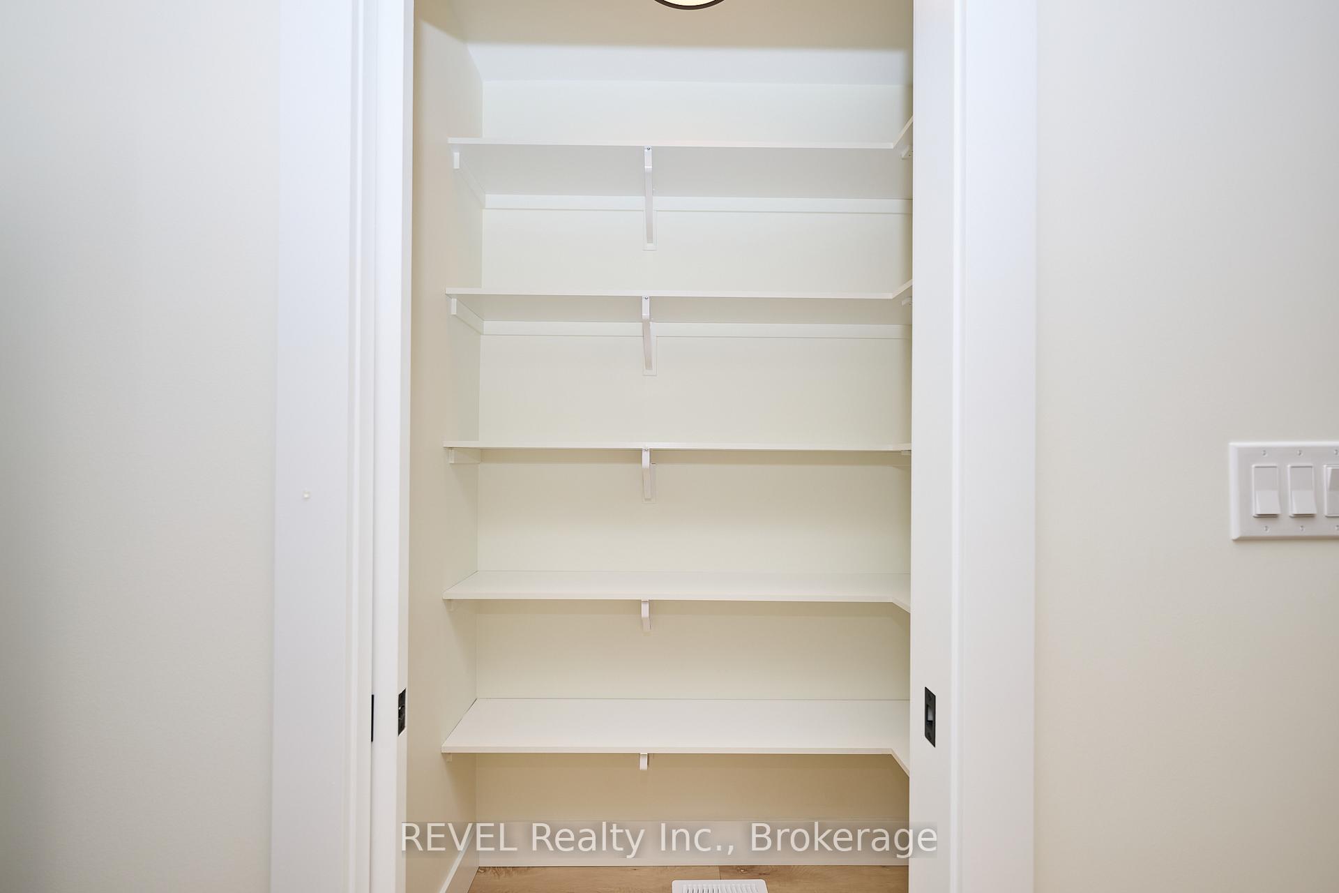 Photo 10 of Unit Upper Unit, 4650 Belfast Avenue, Niagara Falls, Ascot — HOMEH
