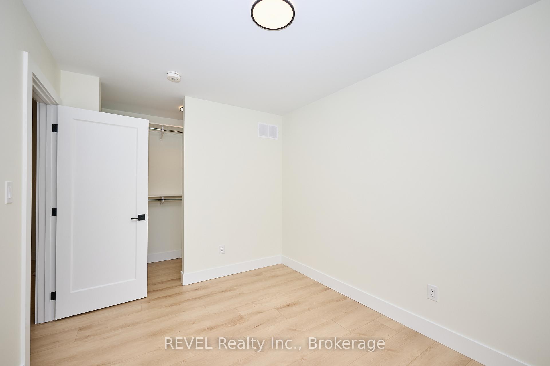 Photo 16 of Unit Upper Unit, 4650 Belfast Avenue, Niagara Falls, Ascot — HOMEH