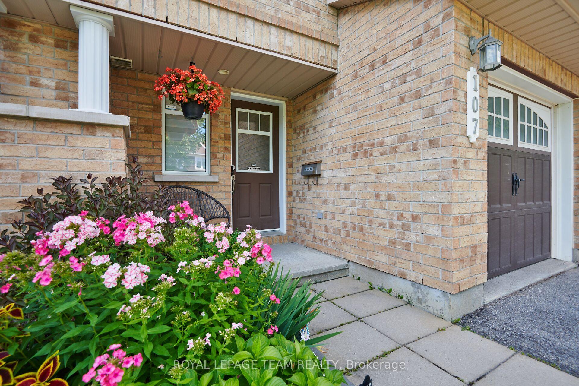 Photo 2 of 107 Garrity Crescent, Ottawa, Barrhaven - Strandherd — HOMEH