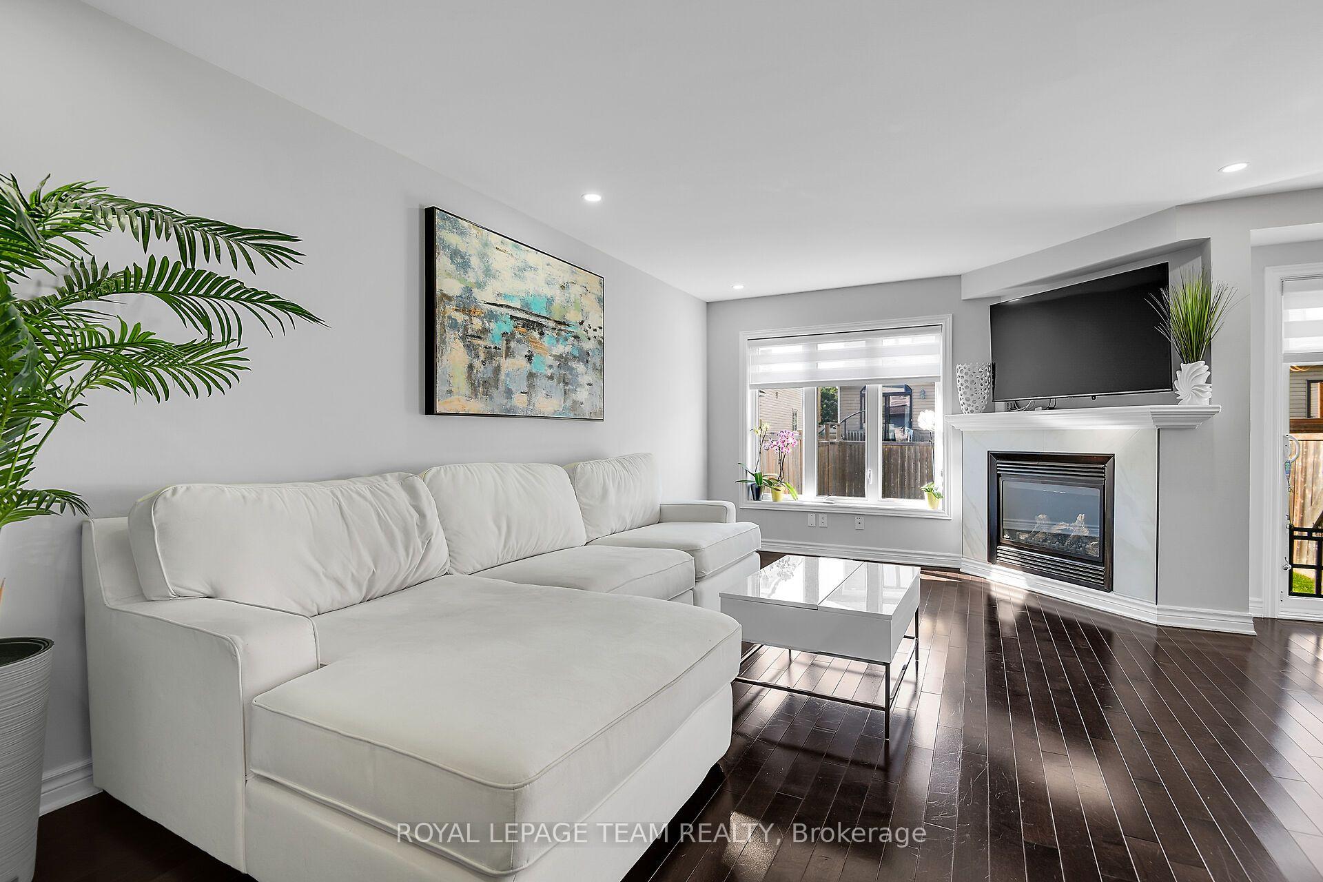 Photo 8 of 107 Garrity Crescent, Ottawa, Barrhaven - Strandherd — HOMEH