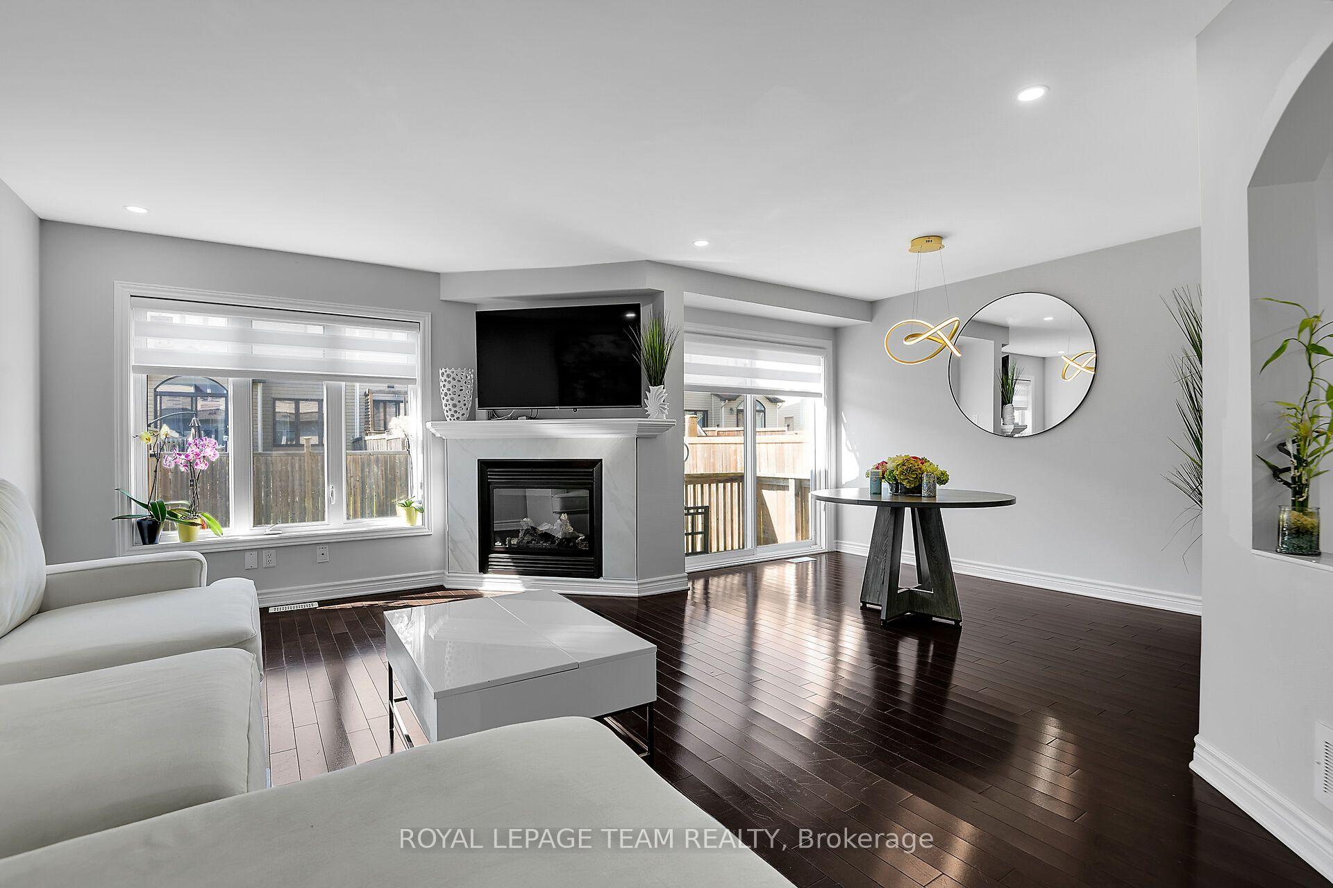 Photo 9 of 107 Garrity Crescent, Ottawa, Barrhaven - Strandherd — HOMEH