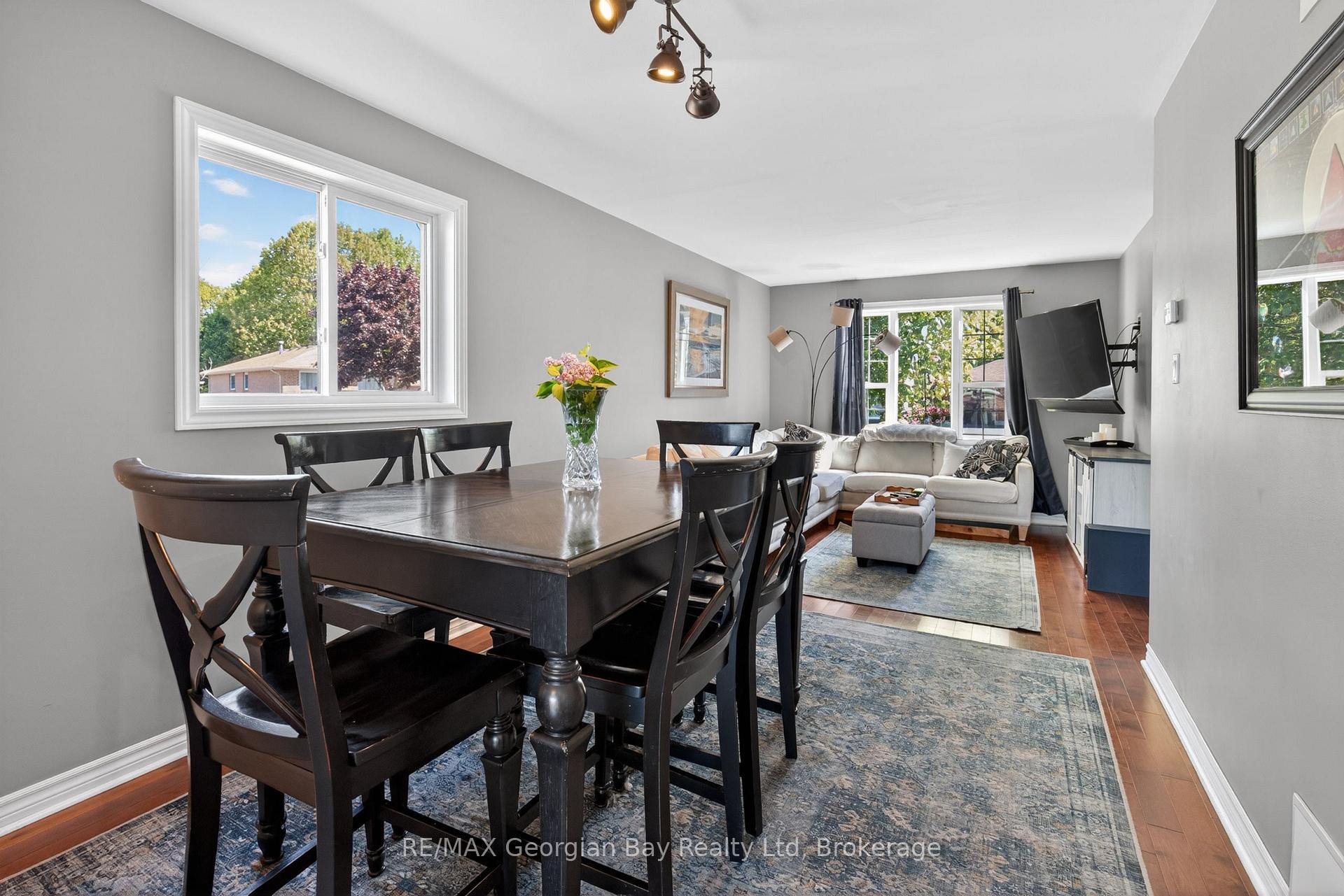 Photo 6 of 911 Watson Place, Midland — HOMEH
