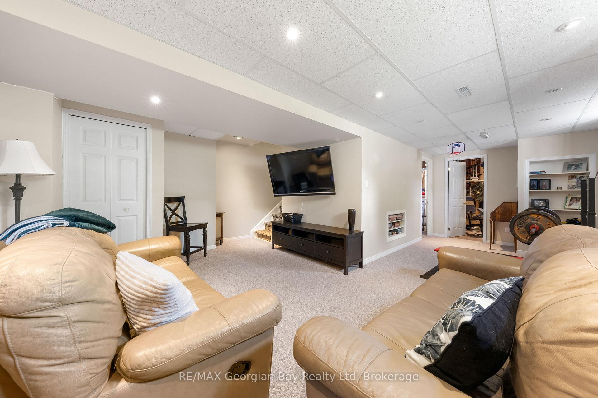 Photo 29 of 911 Watson Place, Midland — HOMEH
