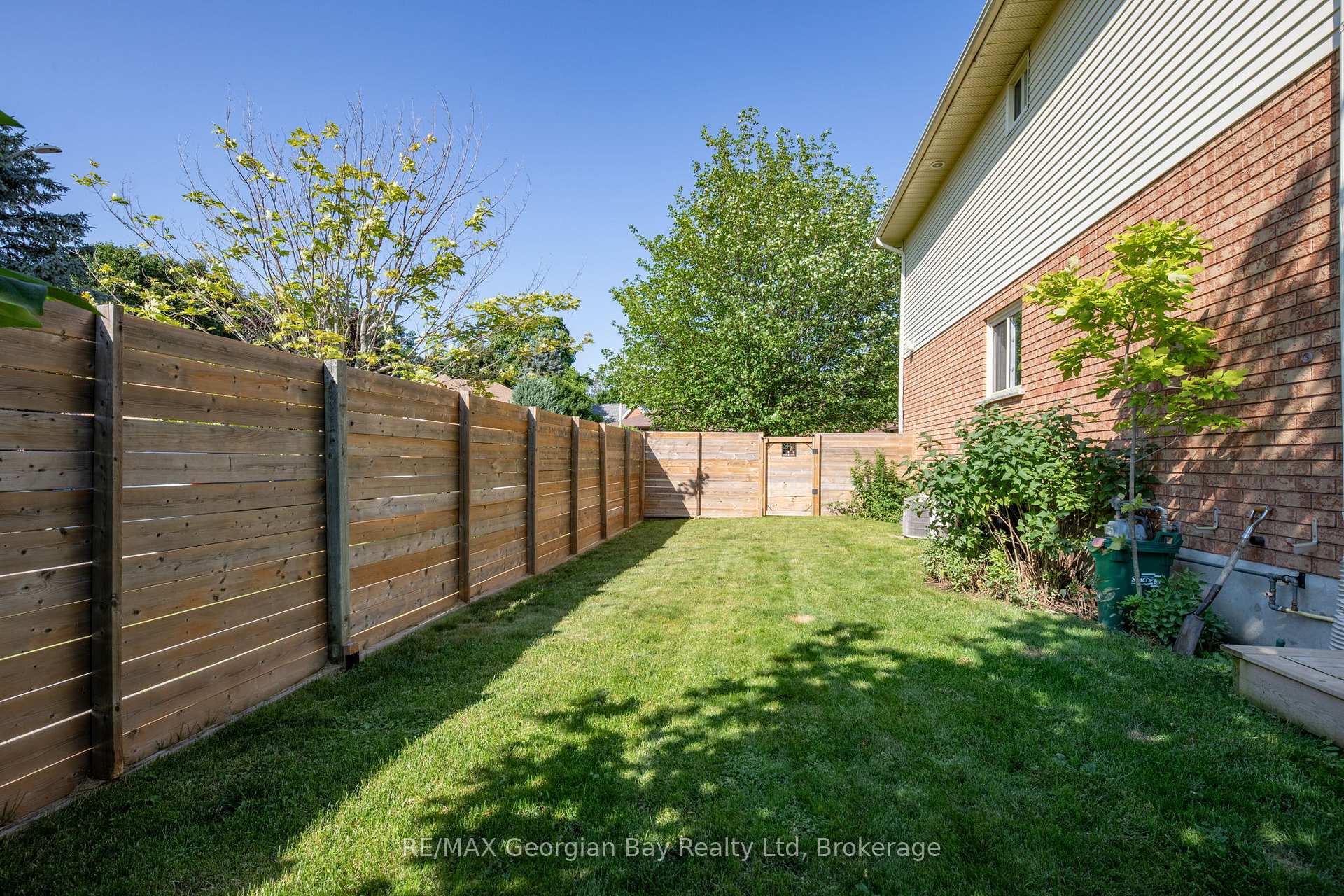 Photo 33 of 911 Watson Place, Midland — HOMEH