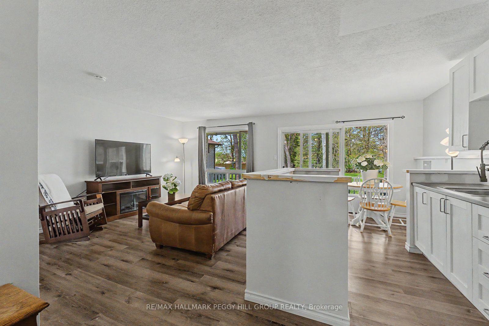 Photo 7 of 22 Olive Crescent, Orillia — HOMEH