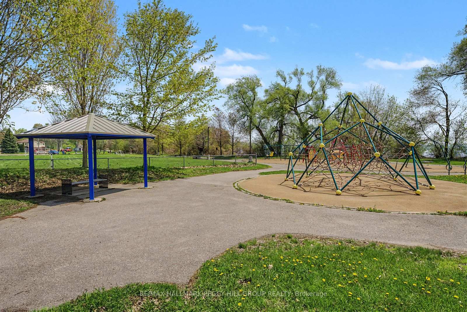Photo 35 of 22 Olive Crescent, Orillia — HOMEH