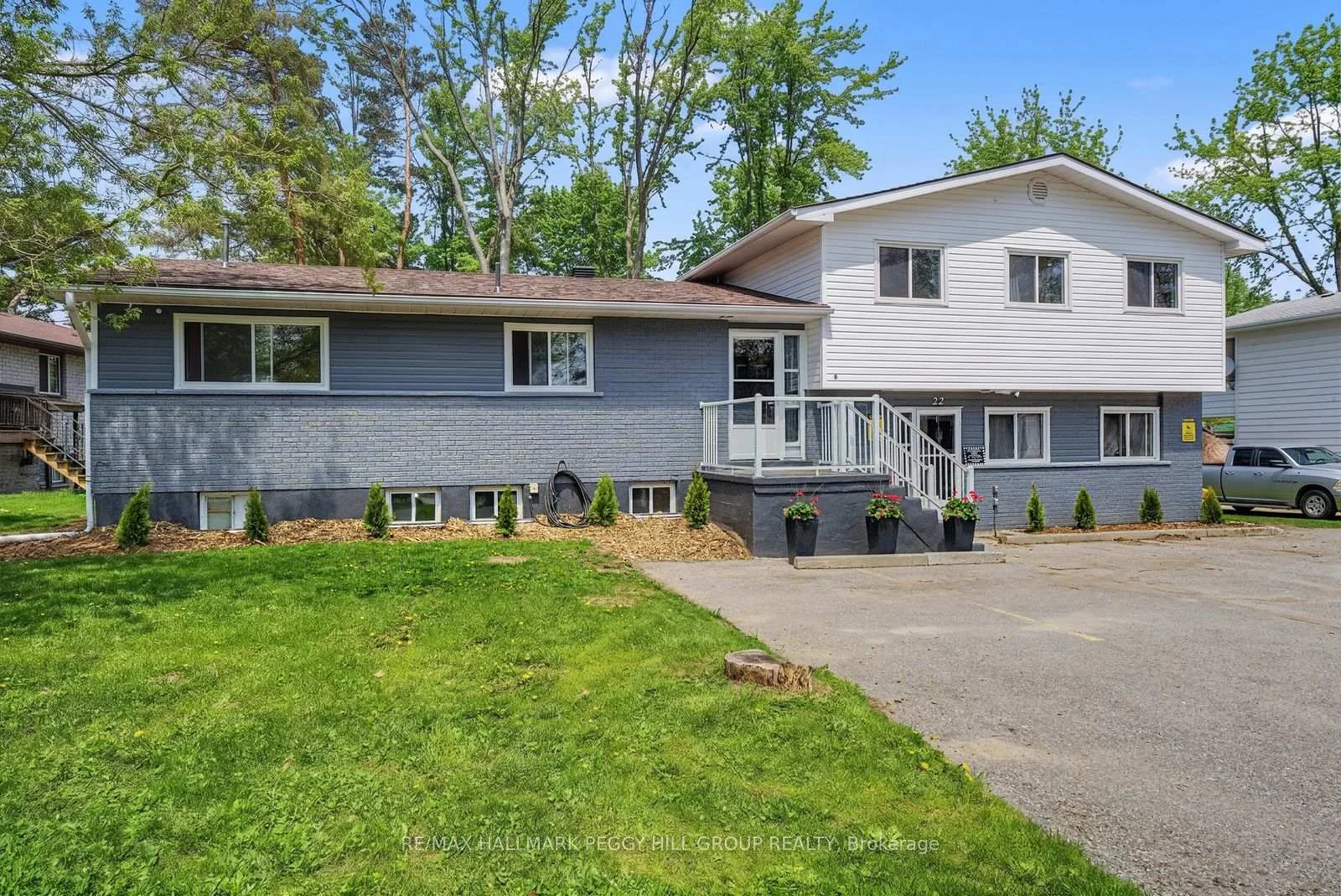 Photo 4 of 22 Olive Crescent, Orillia — HOMEH