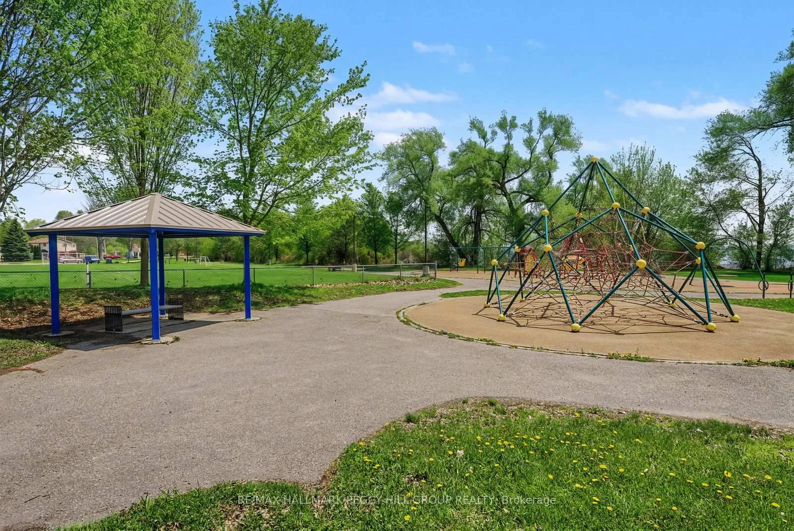 Photo 36 of 22 Olive Crescent, Orillia — HOMEH
