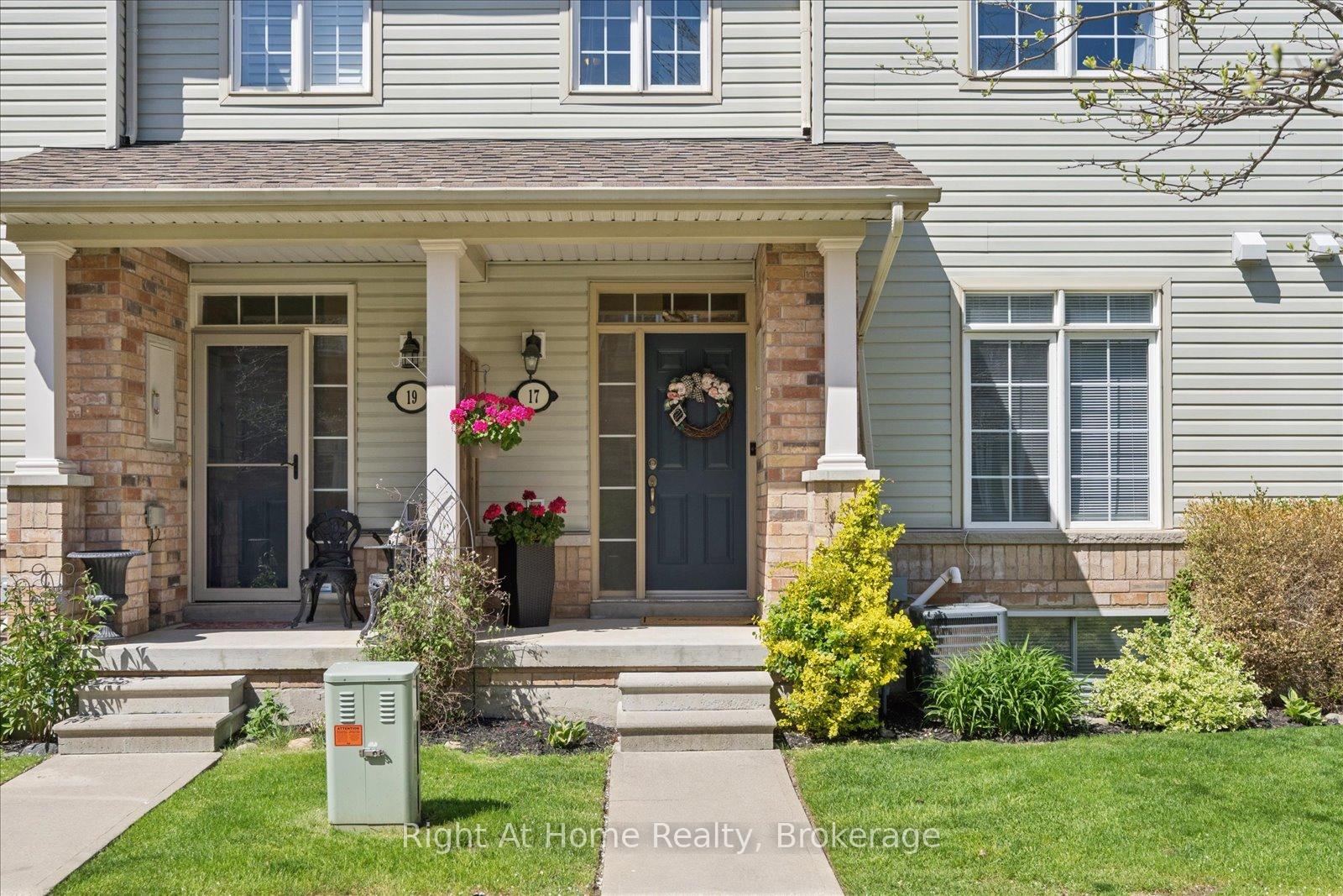 Photo 9 of 17 Wicker Park Way, Whitby, Pringle Creek — HOMEH