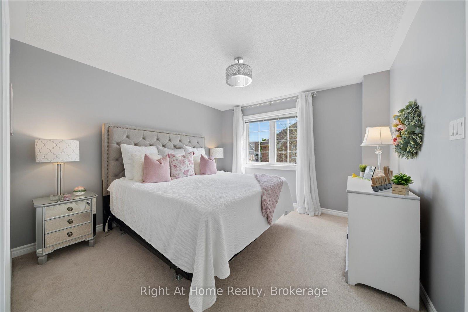 Photo 12 of 17 Wicker Park Way, Whitby, Pringle Creek — HOMEH