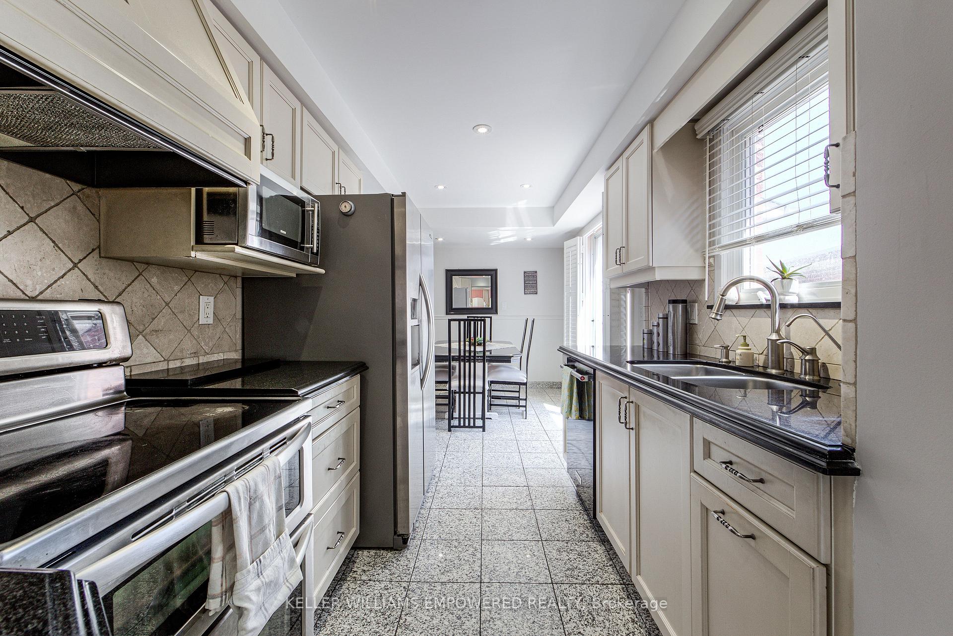 Photo 11 of 79 Oakmount Crescent, Vaughan, Glen Shields — HOMEH
