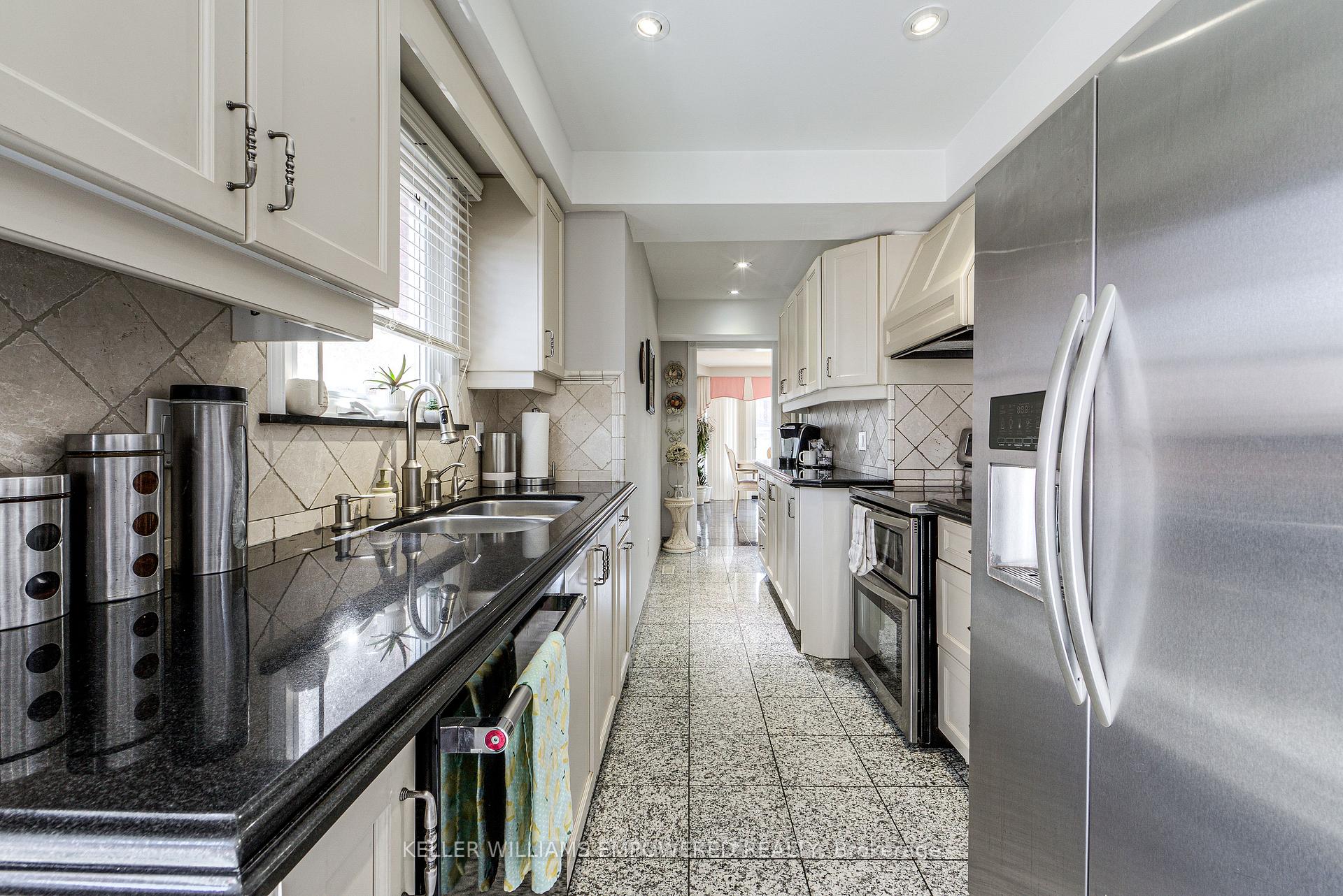 Photo 13 of 79 Oakmount Crescent, Vaughan, Glen Shields — HOMEH