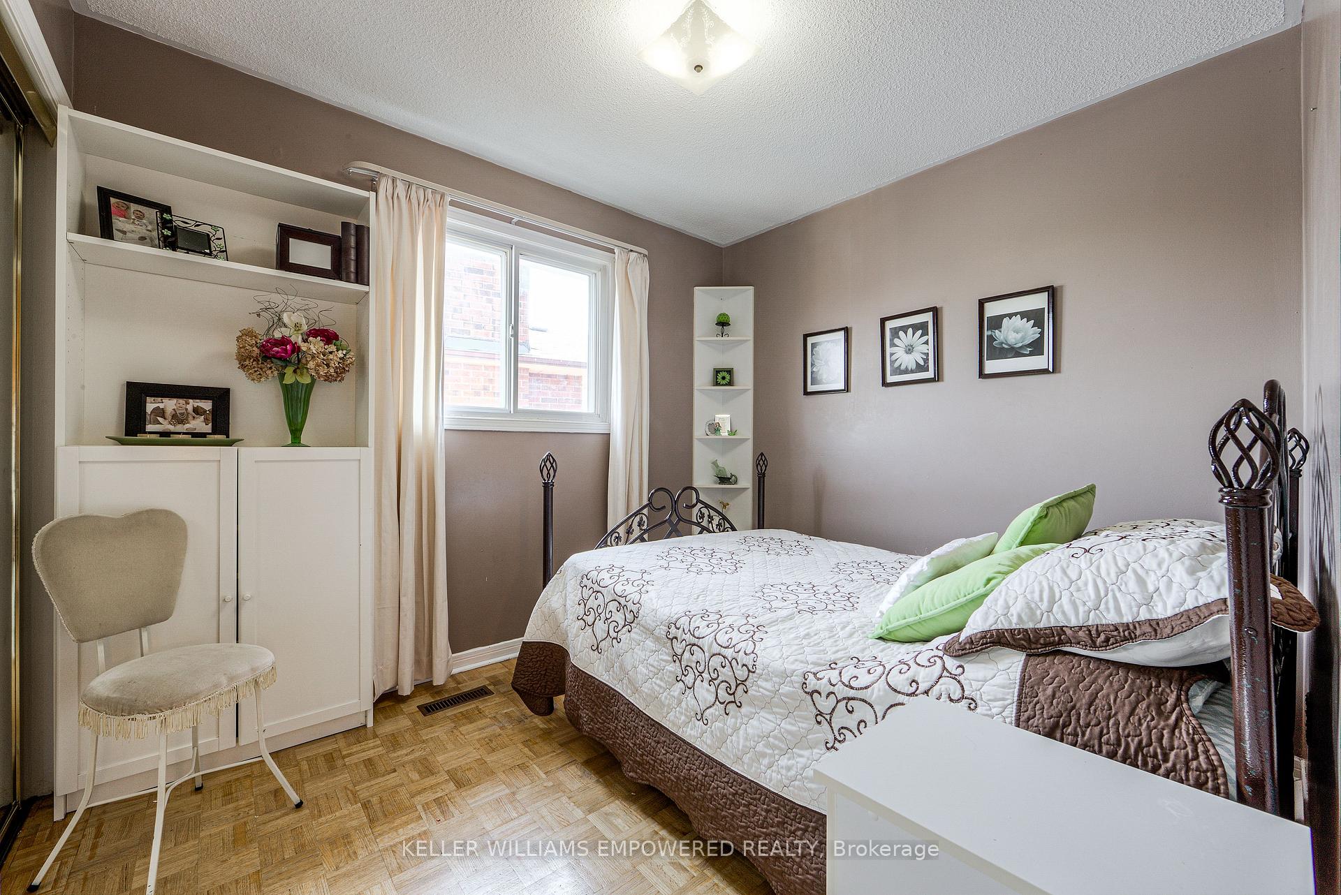 Photo 17 of 79 Oakmount Crescent, Vaughan, Glen Shields — HOMEH