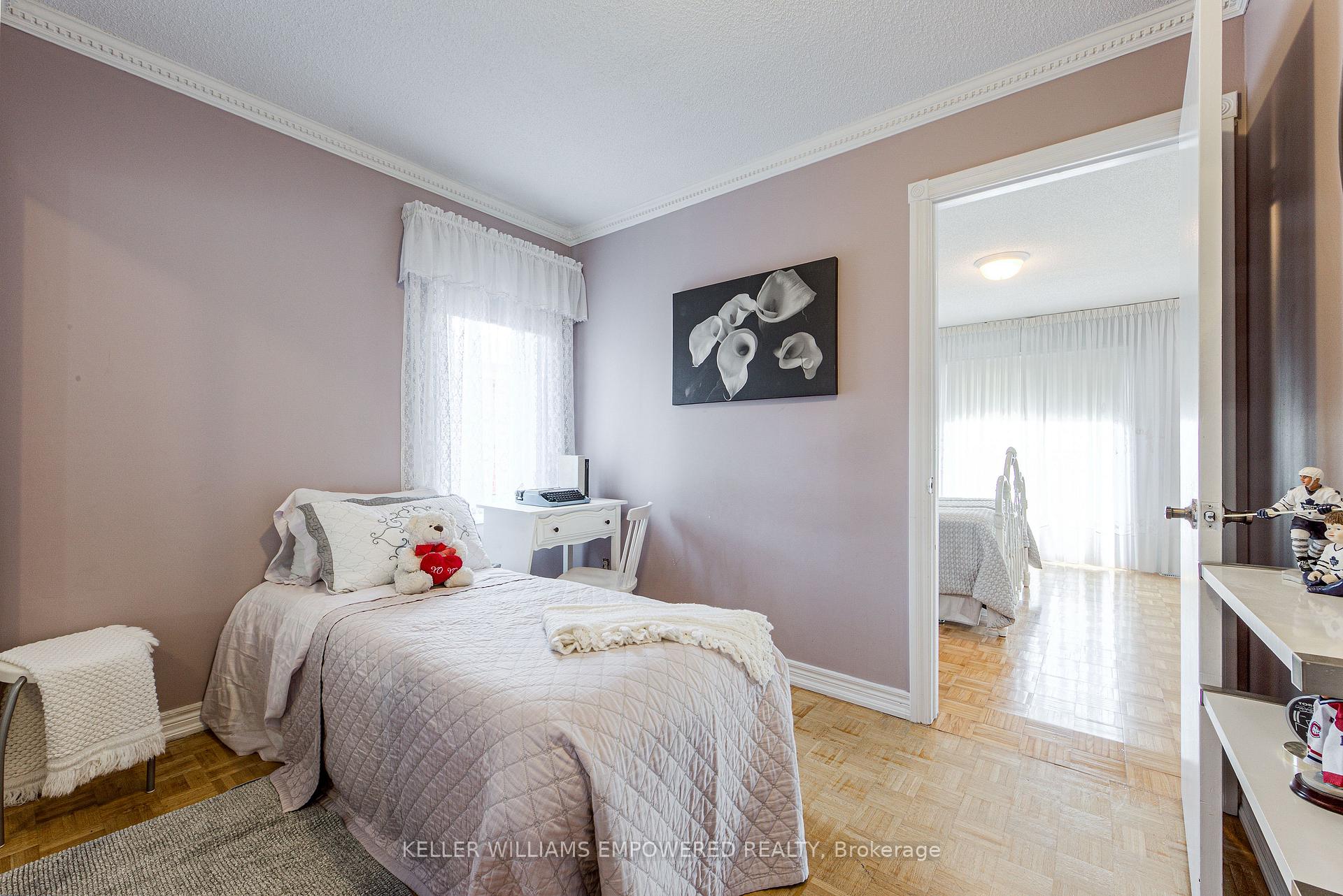Photo 20 of 79 Oakmount Crescent, Vaughan, Glen Shields — HOMEH