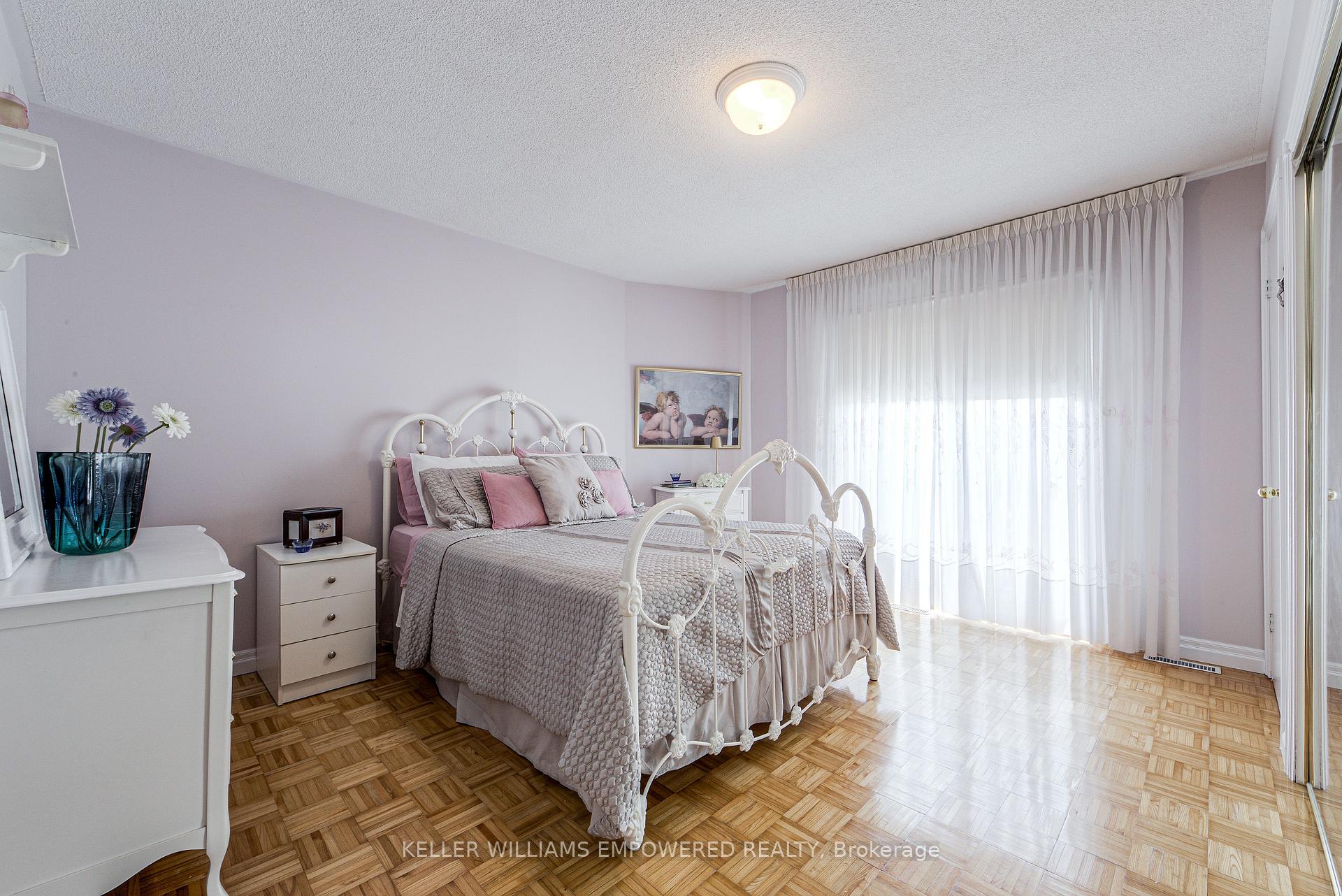 Photo 22 of 79 Oakmount Crescent, Vaughan, Glen Shields — HOMEH
