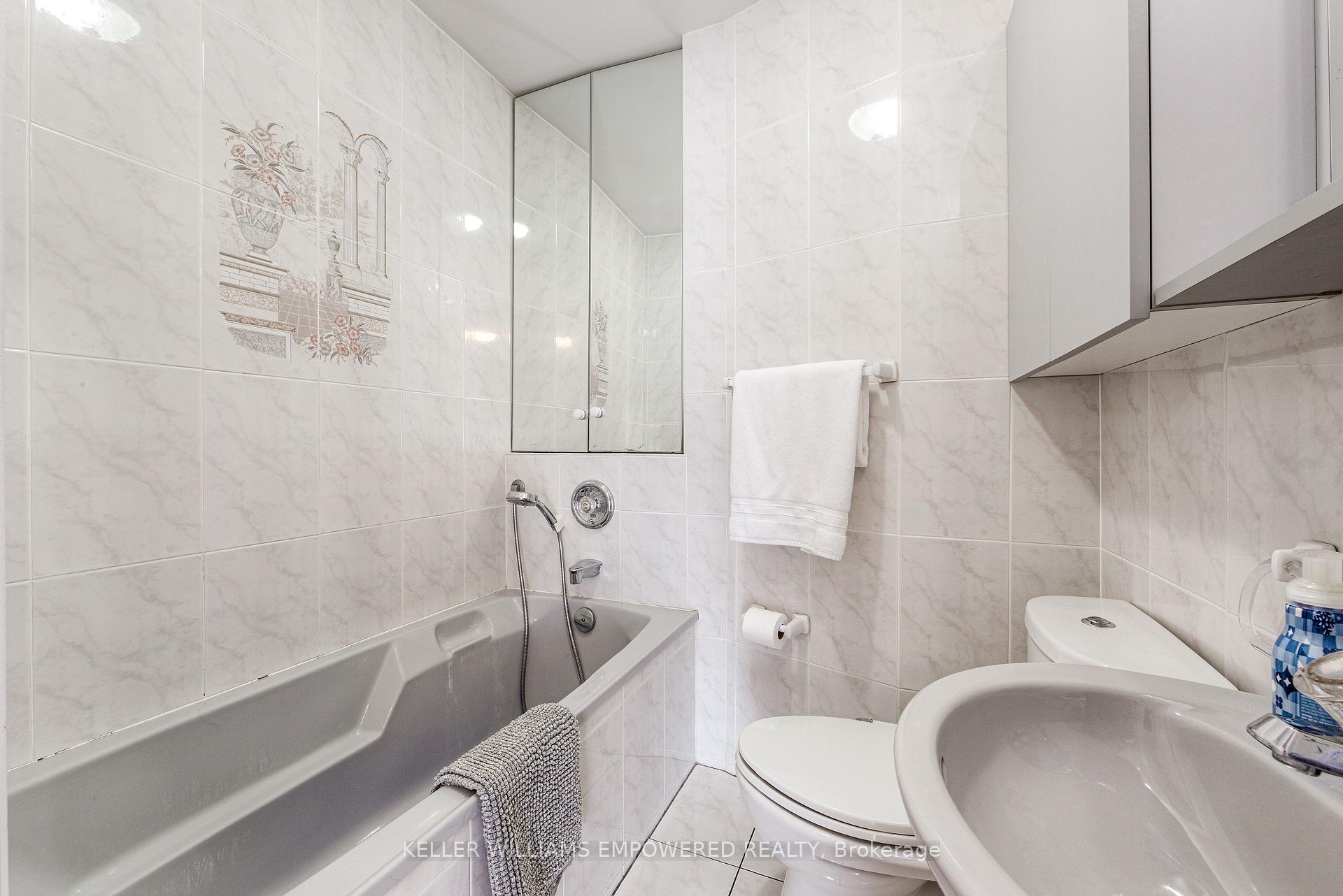 Photo 25 of 79 Oakmount Crescent, Vaughan, Glen Shields — HOMEH