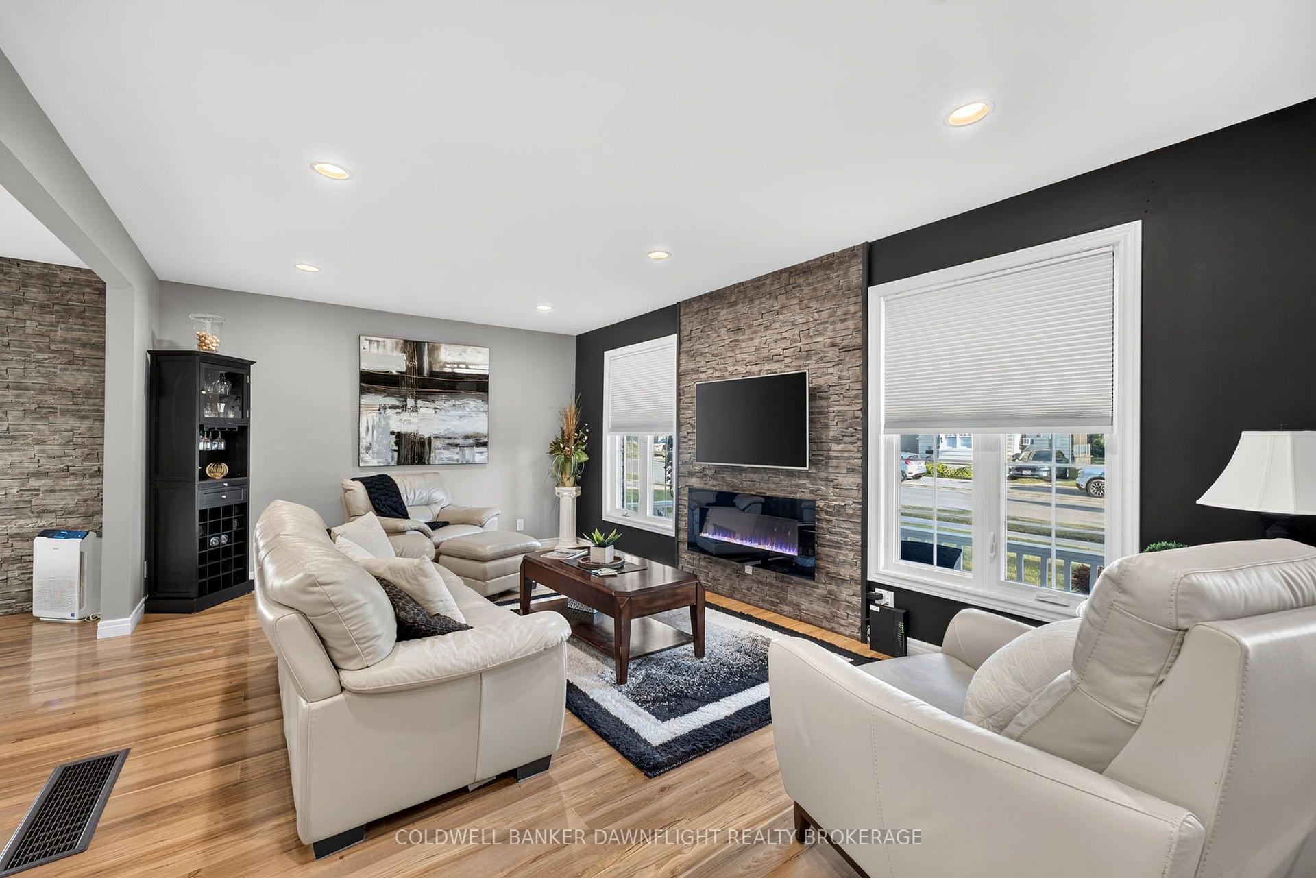 Photo 9 of 76 Sanders Street W, South Huron, Exeter — HOMEH