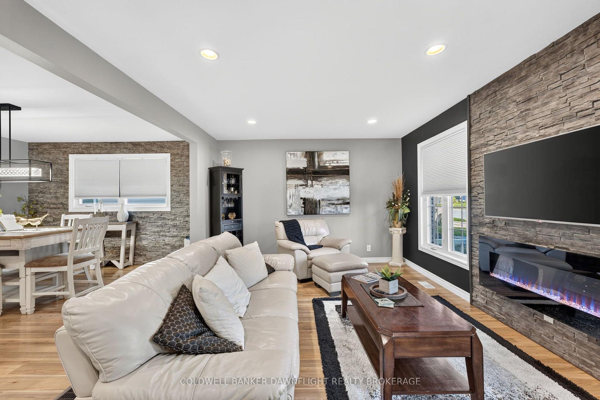 Photo 10 of 76 Sanders Street W, South Huron, Exeter — HOMEH