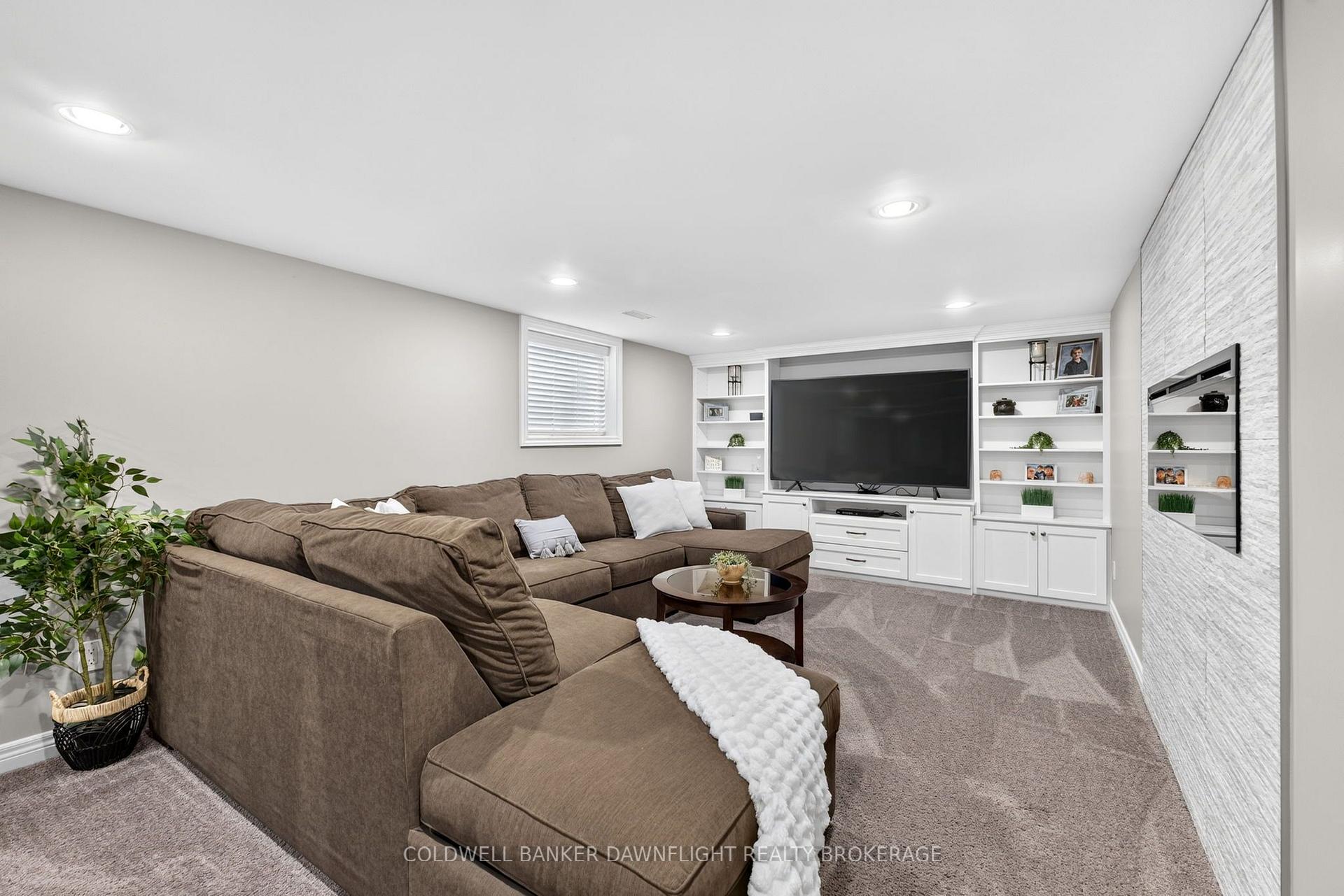 Photo 25 of 76 Sanders Street W, South Huron, Exeter — HOMEH