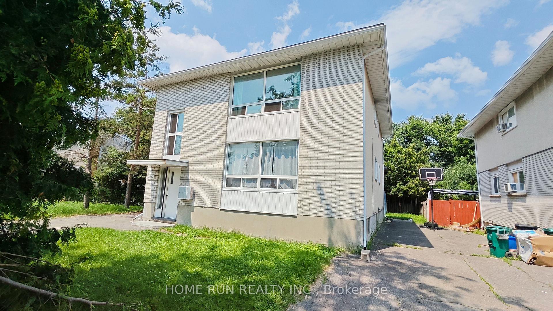Photo 3 of 1023 Meadowlands Drive, Ottawa, Carleton Square — HOMEH