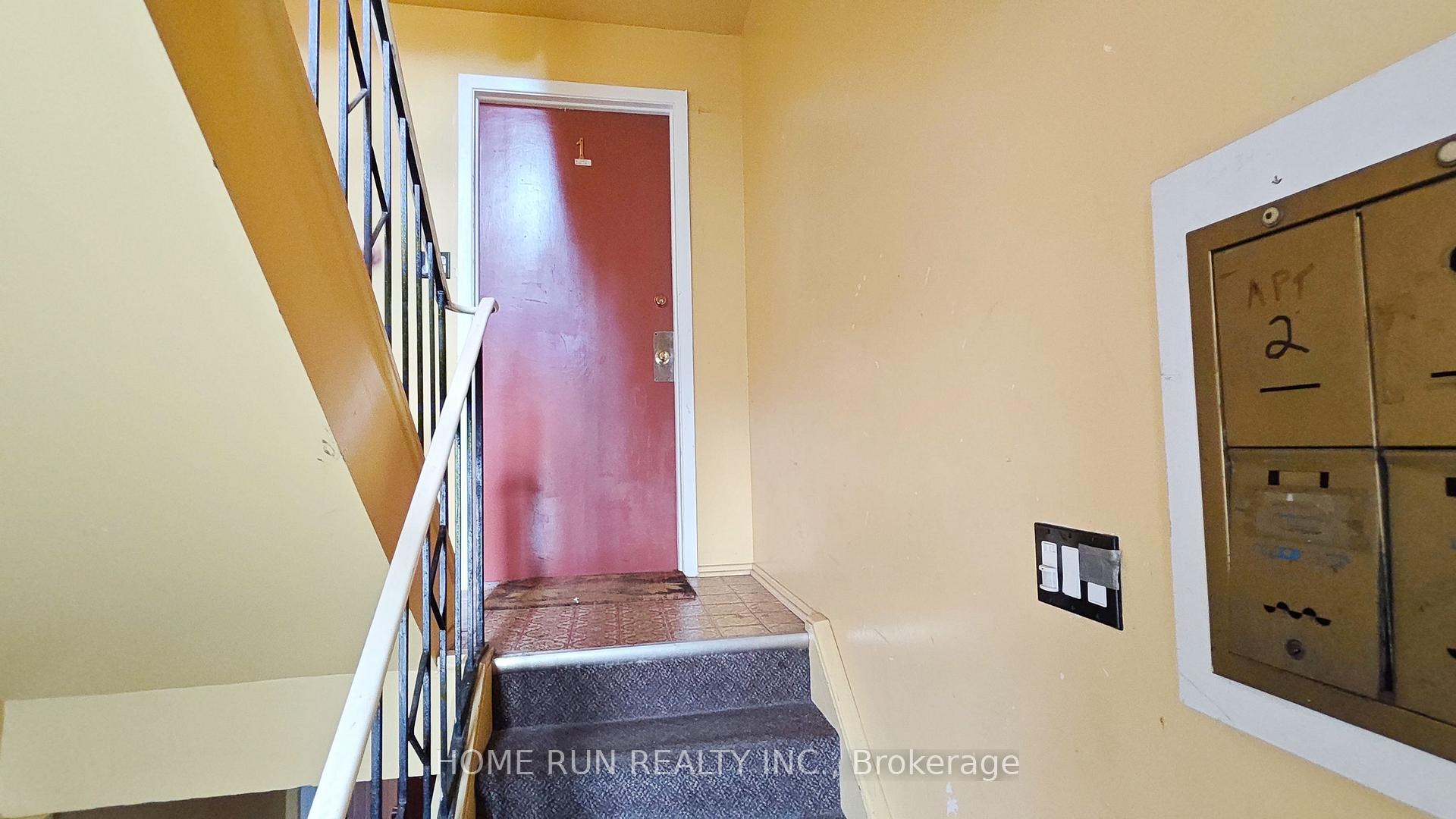 Photo 12 of 1023 Meadowlands Drive, Ottawa, Carleton Square — HOMEH