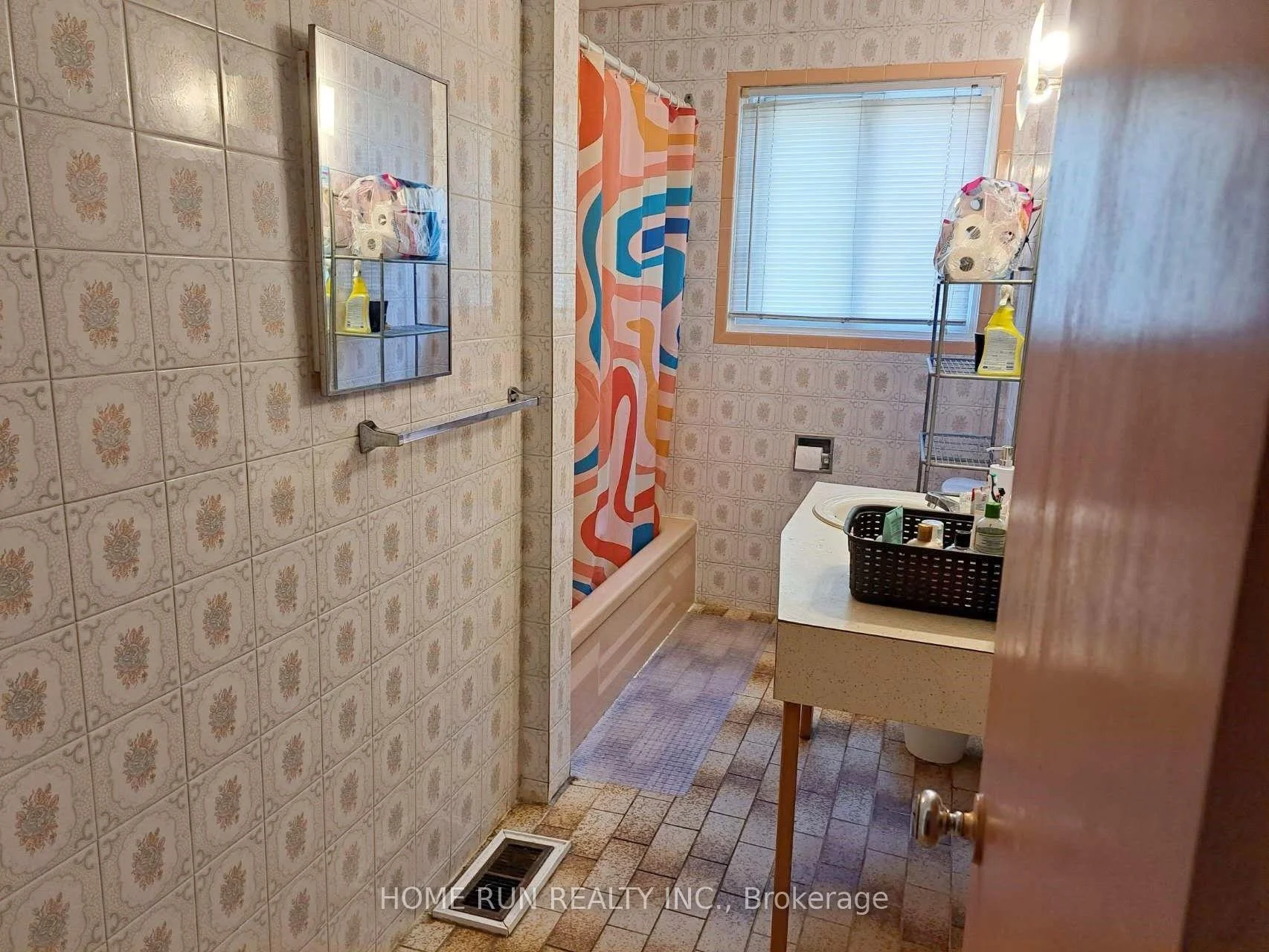 Photo 45 of 1023 Meadowlands Drive, Ottawa, Carleton Square — HOMEH