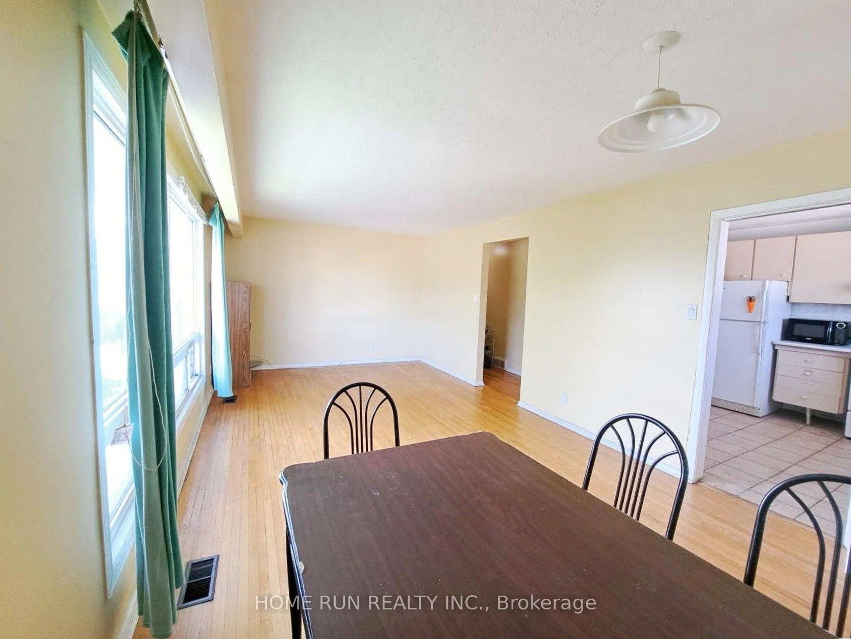 Photo 24 of 1023 Meadowlands Drive, Ottawa, Carleton Square — HOMEH