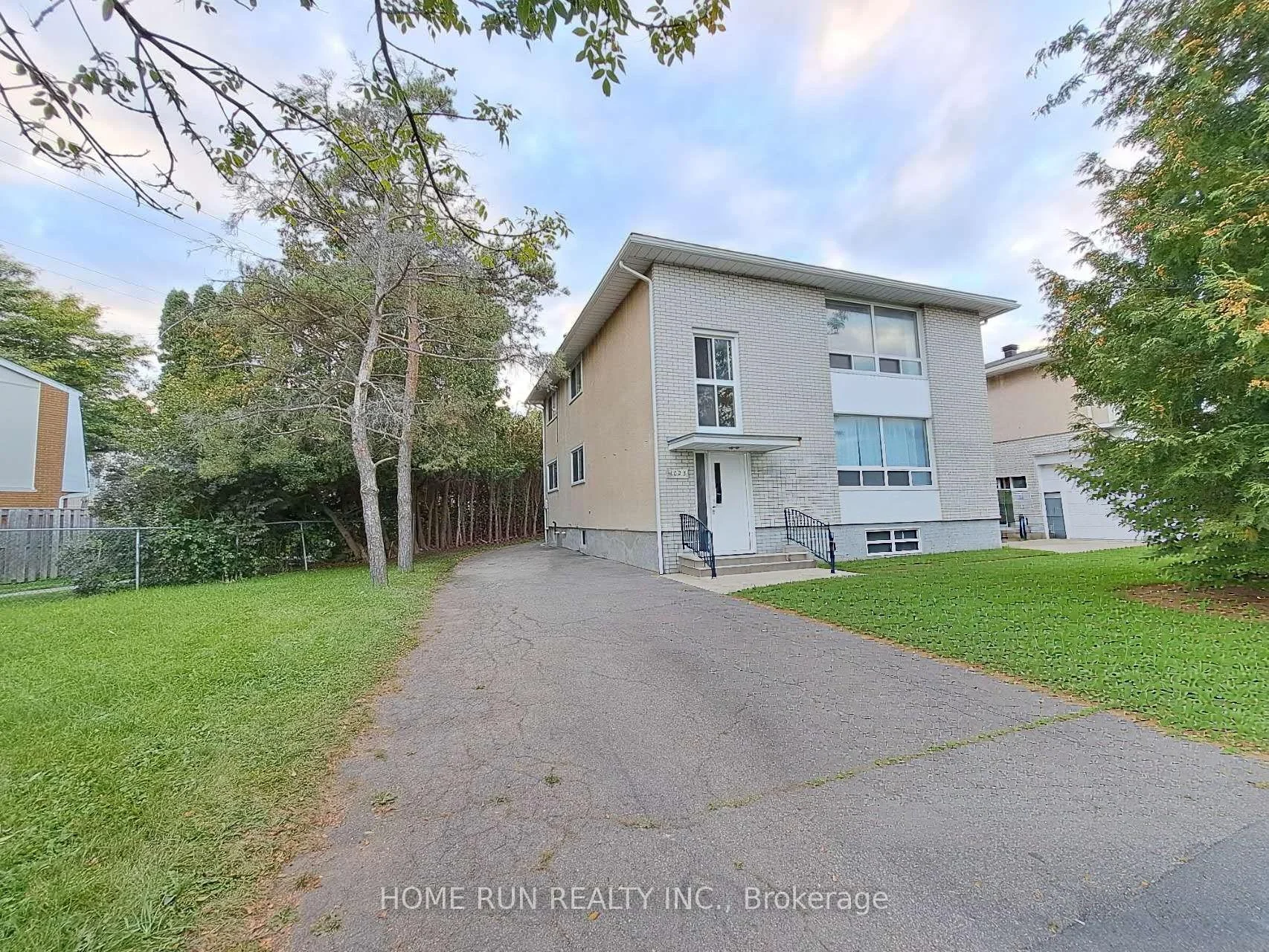 Photo 8 of 1023 Meadowlands Drive, Ottawa, Carleton Square — HOMEH