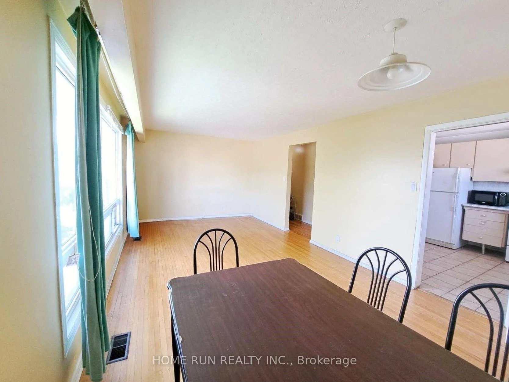 Photo 25 of 1023 Meadowlands Drive, Ottawa, Carleton Square — HOMEH