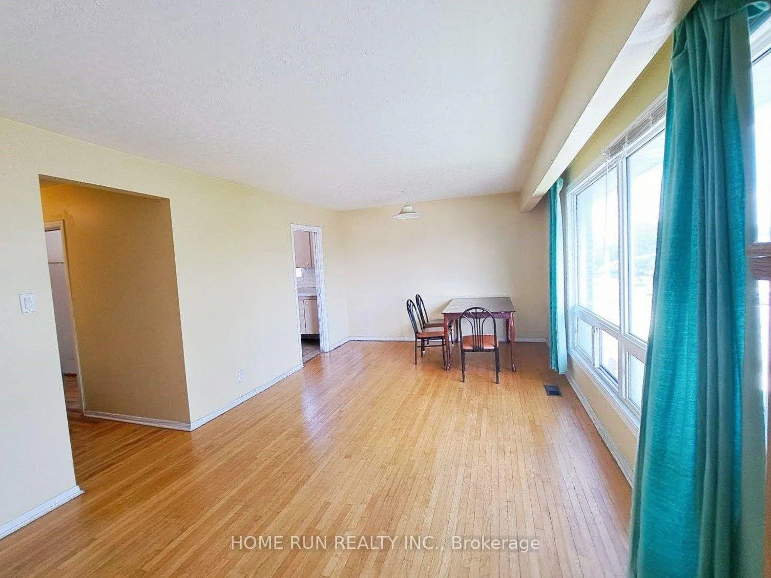 Photo 28 of 1023 Meadowlands Drive, Ottawa, Carleton Square — HOMEH
