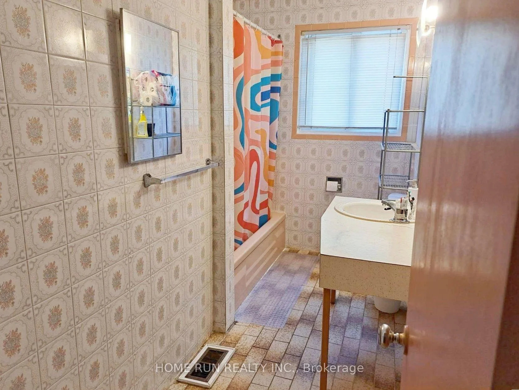 Photo 46 of 1023 Meadowlands Drive, Ottawa, Carleton Square — HOMEH