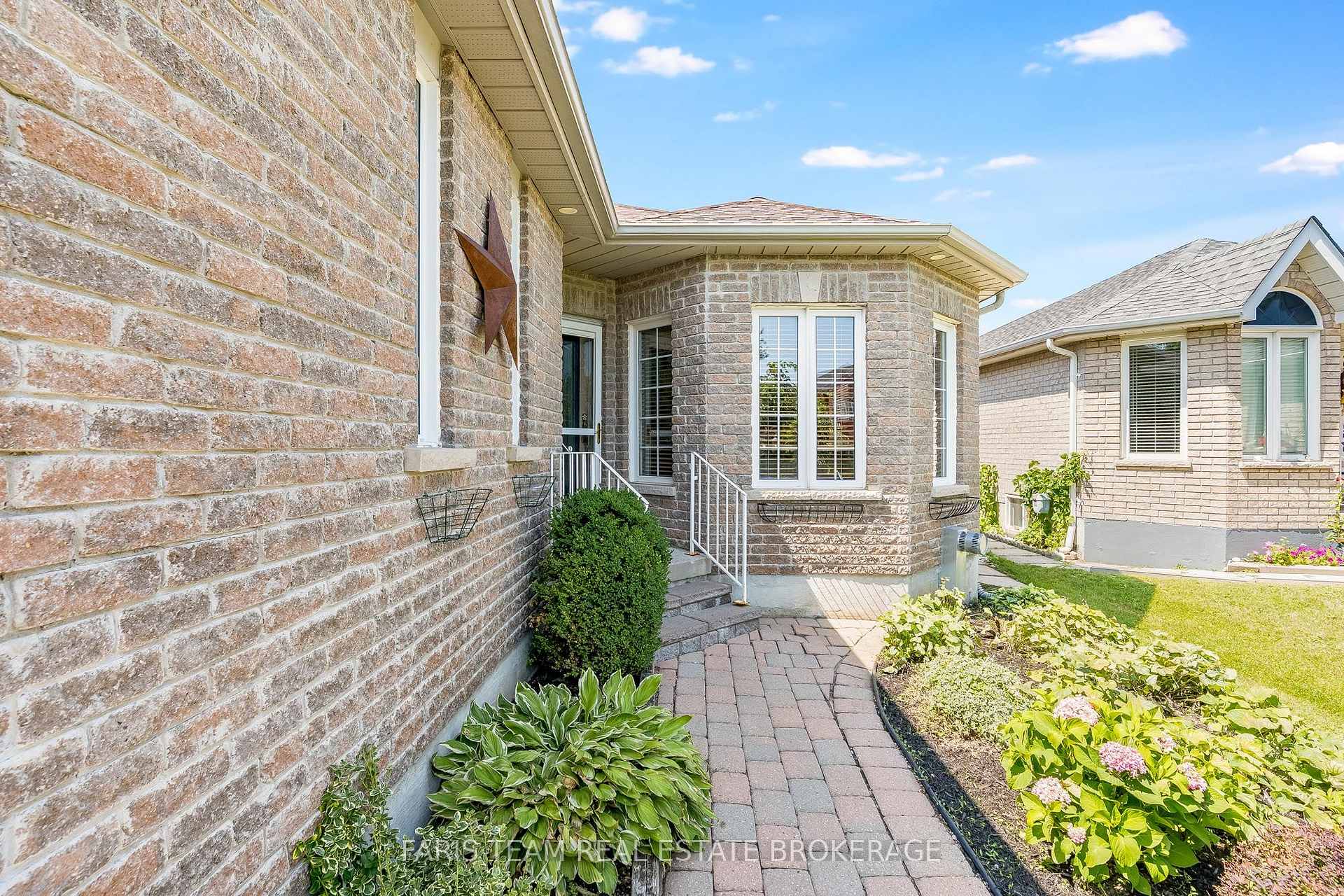 Photo 5 of 83 Joseph Crescent, Barrie, Painswick South — HOMEH
